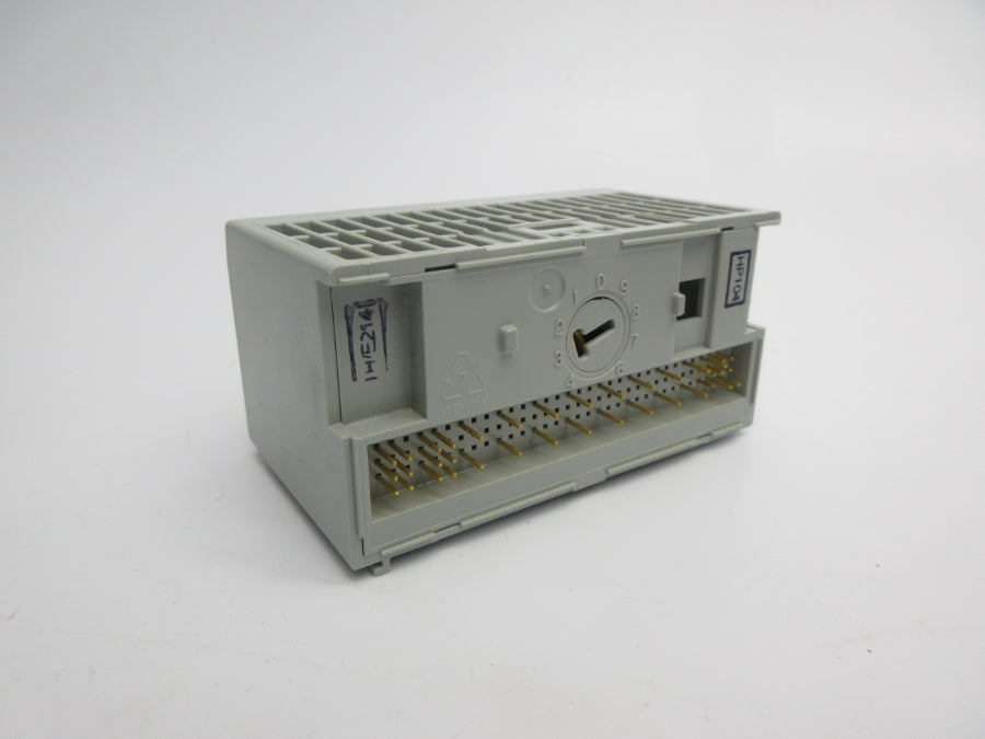 ALLEN BRADLEY 1794-OA8 SER. A 120VAC 0.5A NSNP