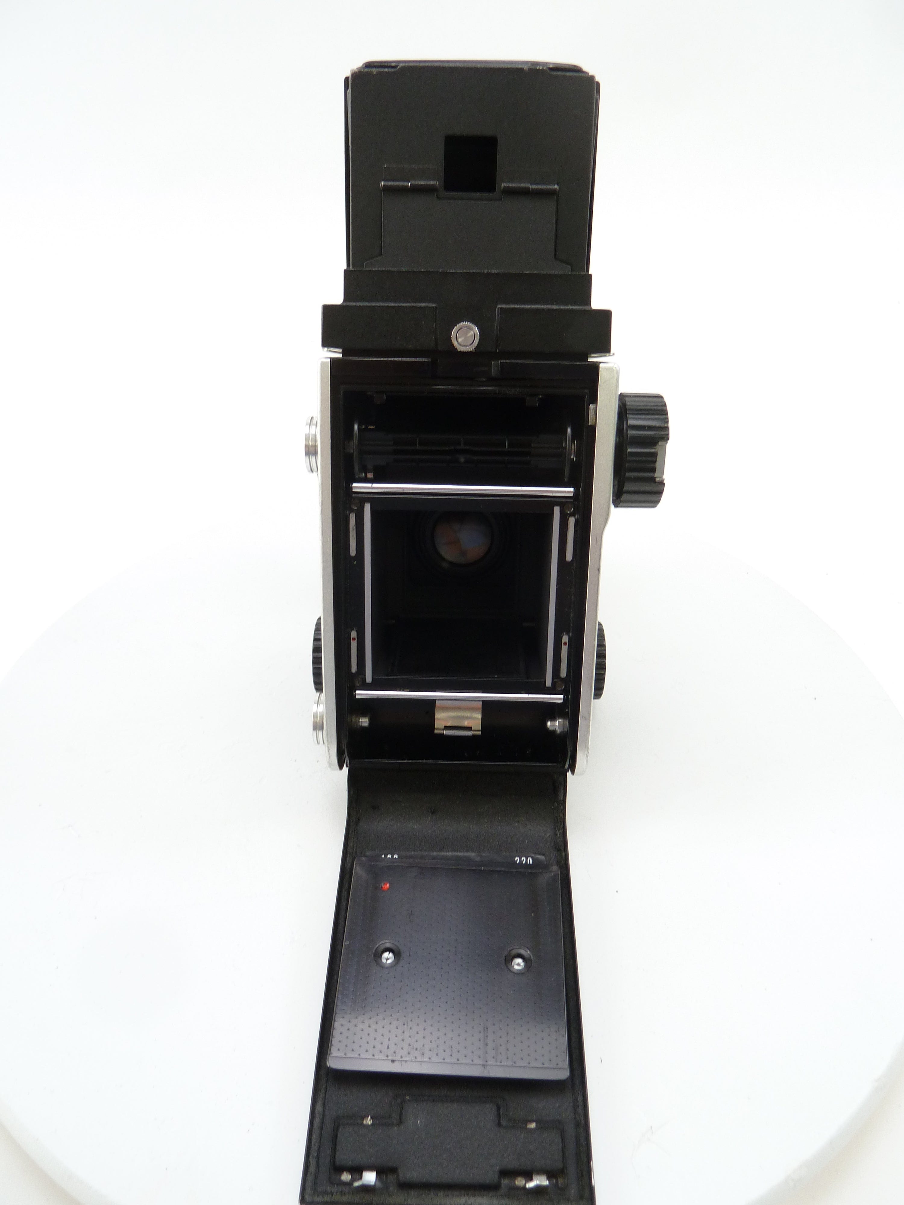 Mamiya C220 Complete kit with 80MM F2.8 Lens