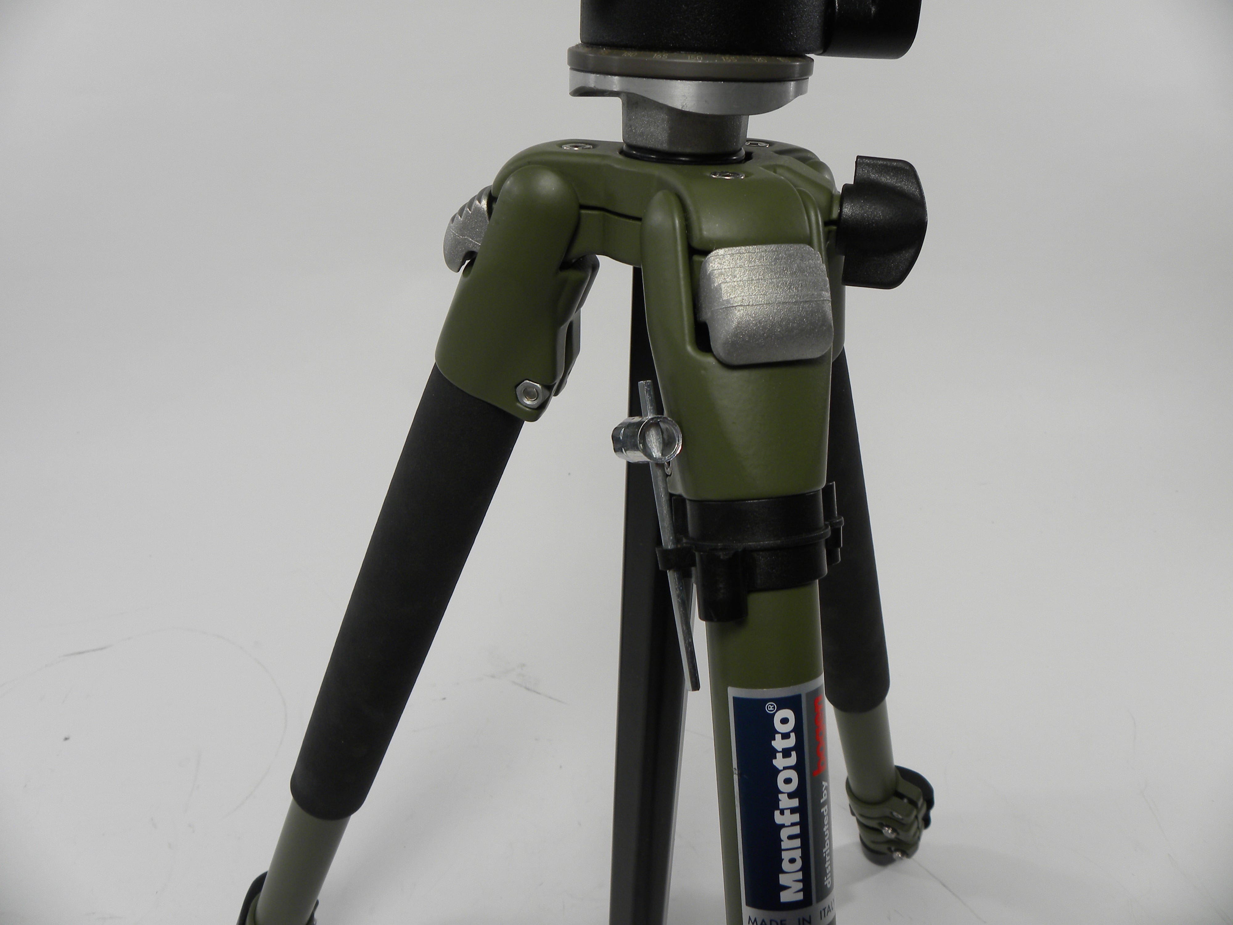 Manfrotto 190NAT3 Tripod w/Manfrotto 488RC4 Ball Head (Green)