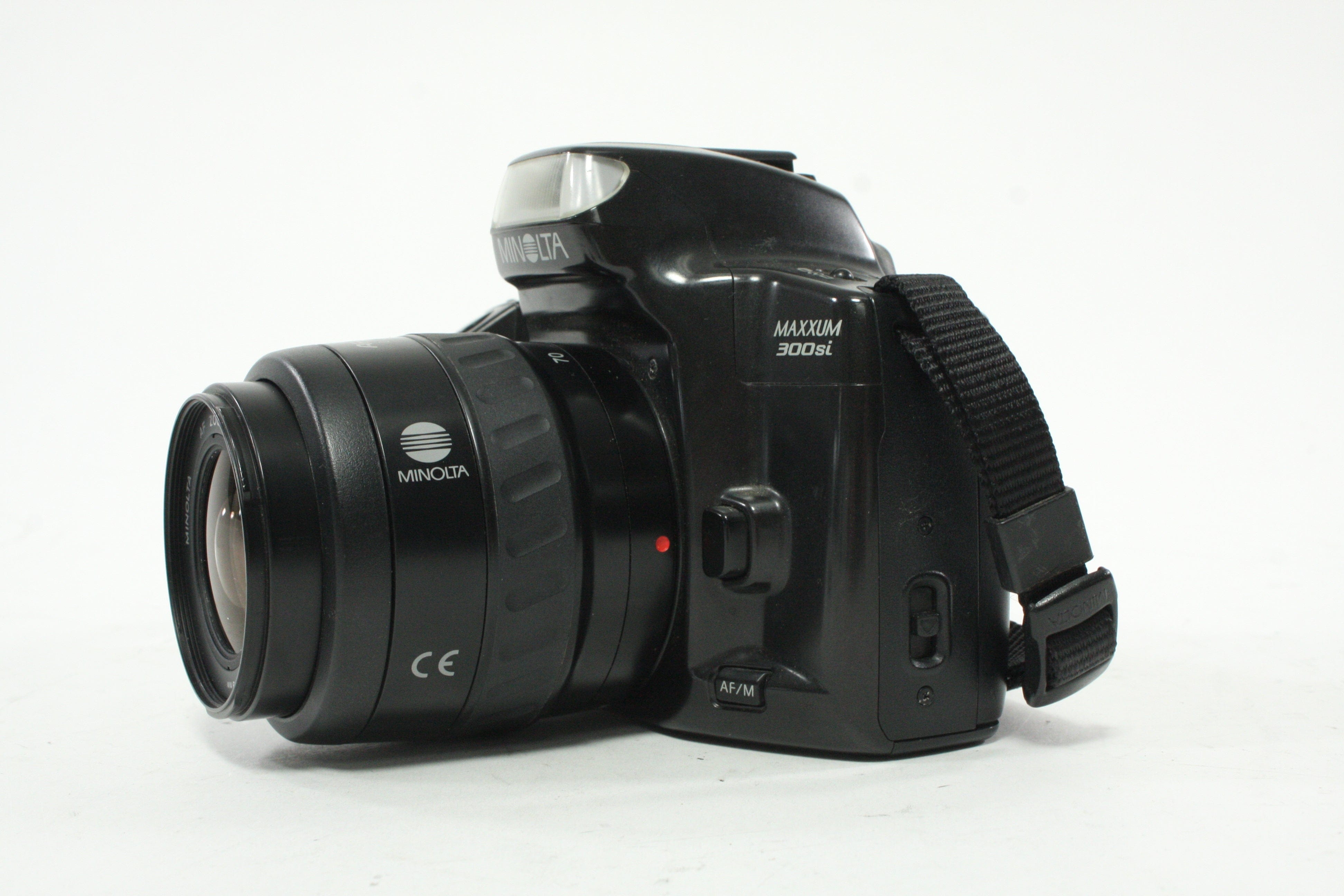 Minolta Maxxum 300si SLR Camera with 35-70mm f/3.5-4.5 Lens