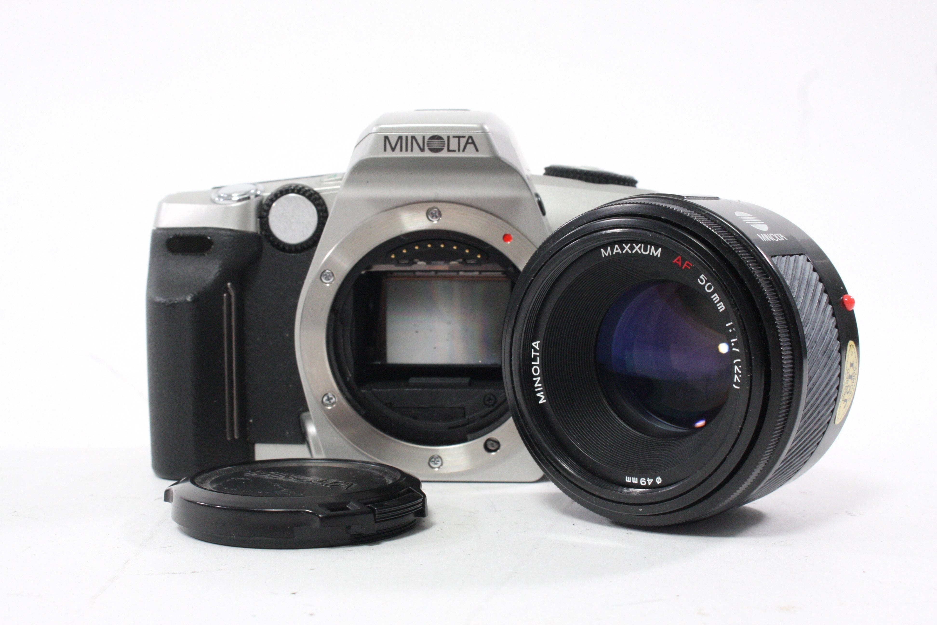 Minolta Maxxum 5 35mm SLR Camera with 50mm f/1.7 Lens
