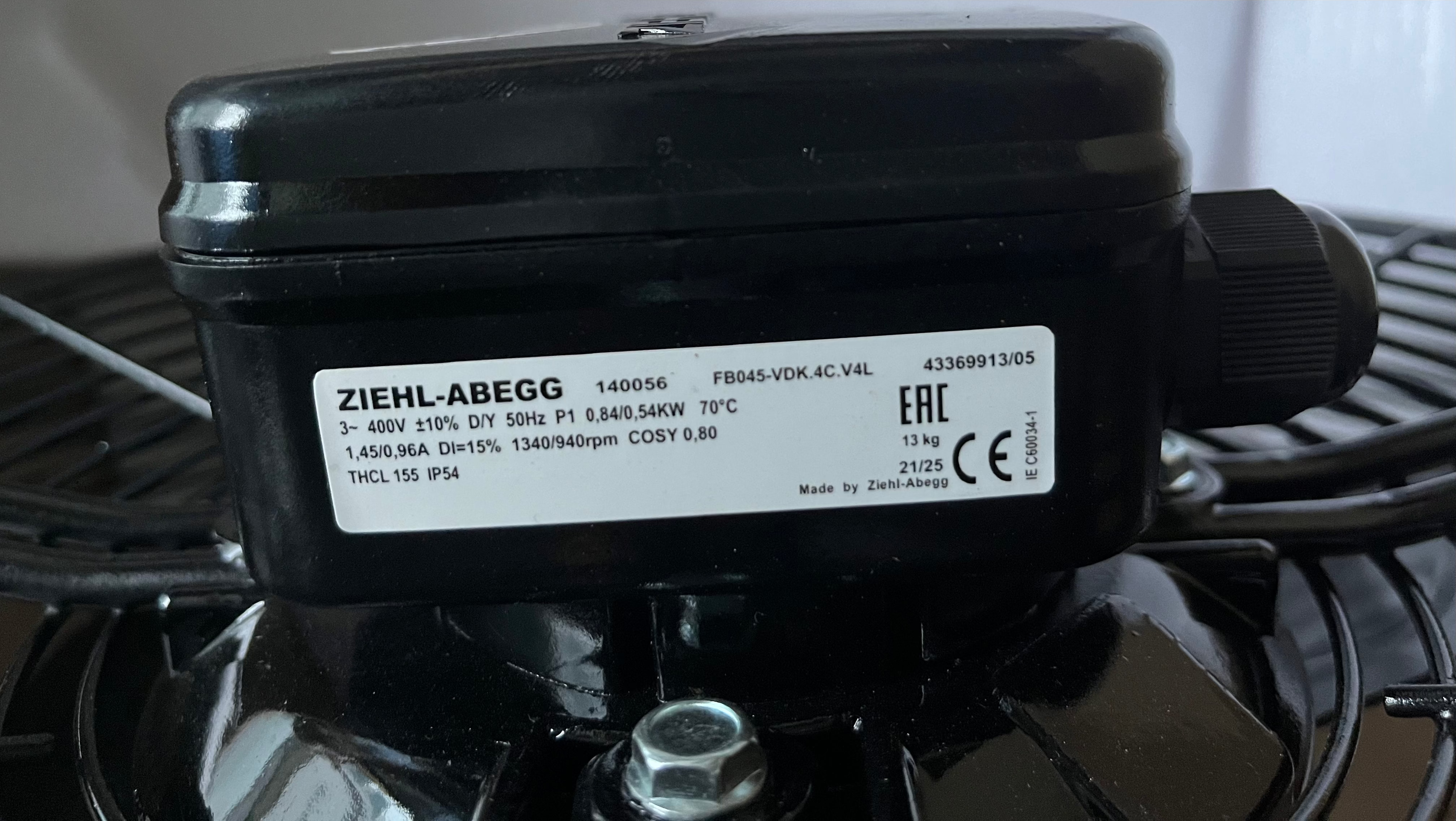 FB045-VDK.4C.V4L ZIEHL-ABEGG Axial Fan 400V 0.43/0.33kW 0.79/0.53A 1370/1030rpm