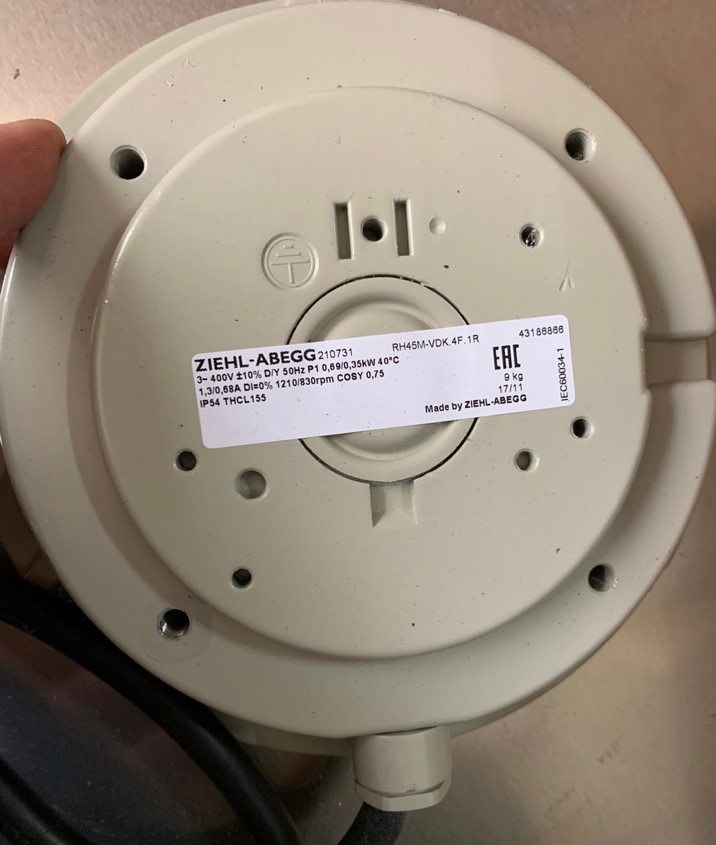 RH45M-VDK.4F.1R ZIEHL-ABEGG centrifugal fan 3~400V 0.69/0.35kW 0.68/1.3A 830/1210rpm