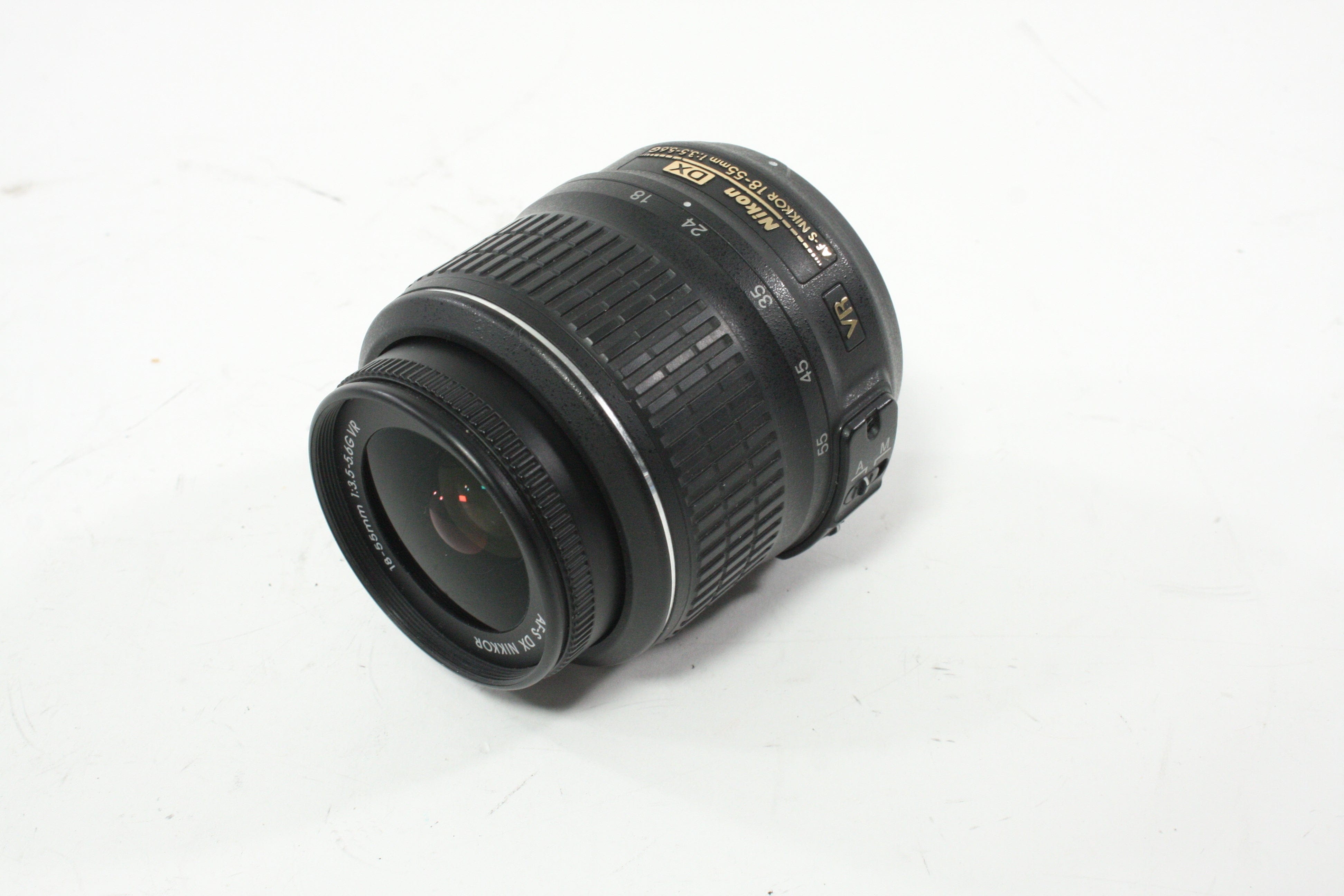 Nikon 18-55mm f/3.5-5.6 G VR DX AF-S Lens for Nikon AF Mount