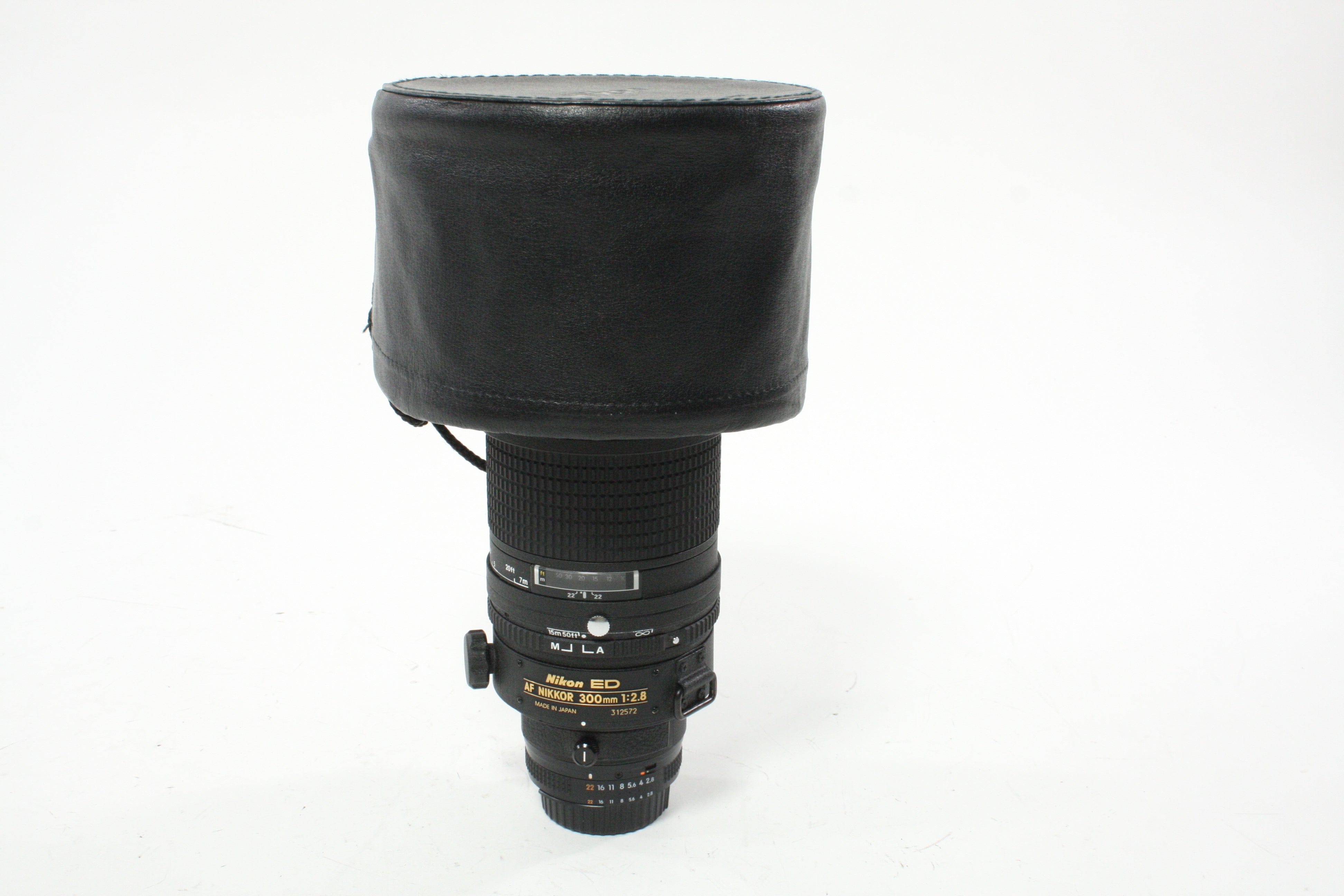 Nikon 300mm f/2.8D ED Autofocus Lens with a CT-303 Hard Shell Case