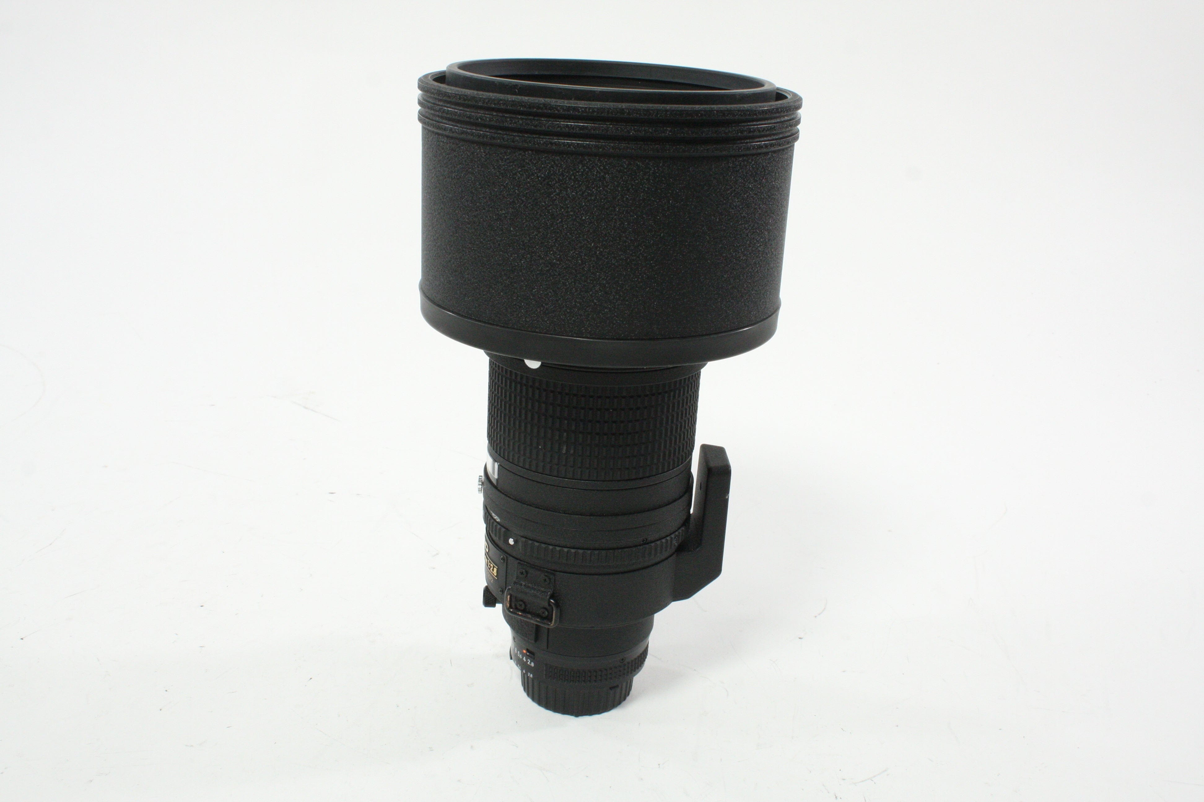 Nikon 300mm f/2.8D ED Autofocus Lens with a CT-303 Hard Shell Case