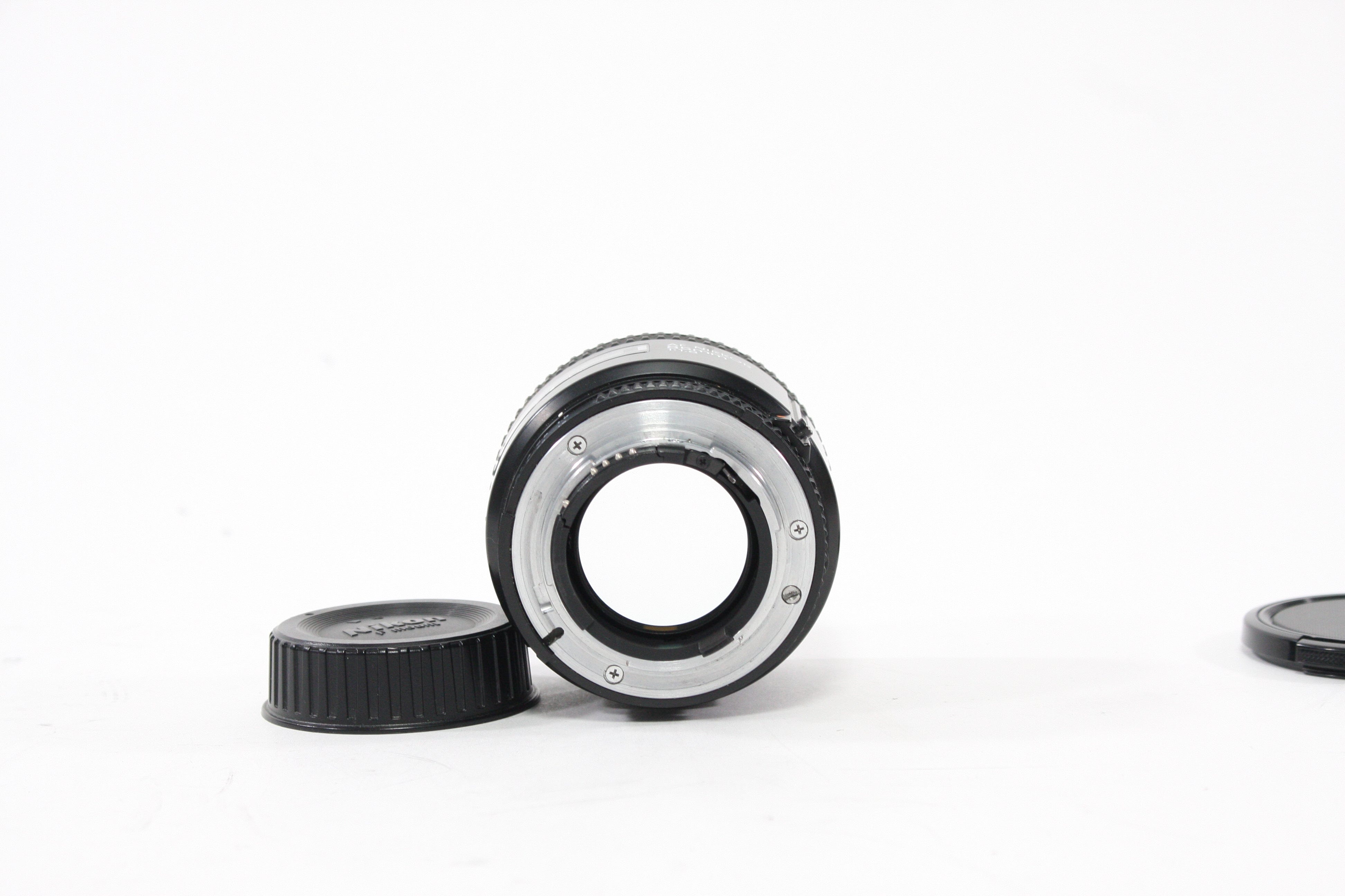 Nikon 85mm f/1.8 AF Lens