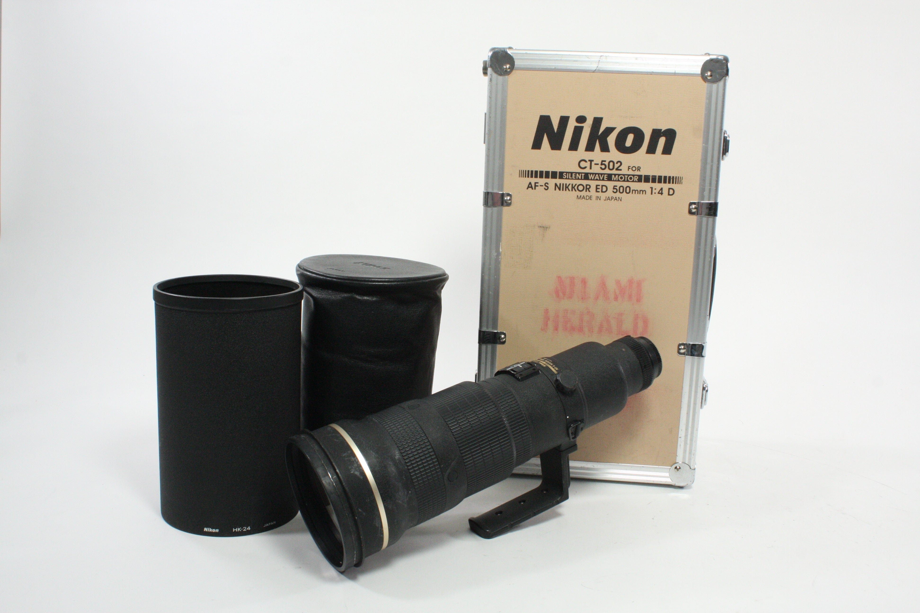 Nikon AF-S 500mm f/4 D Lens for Nikon F with a CT-502 Hard Case