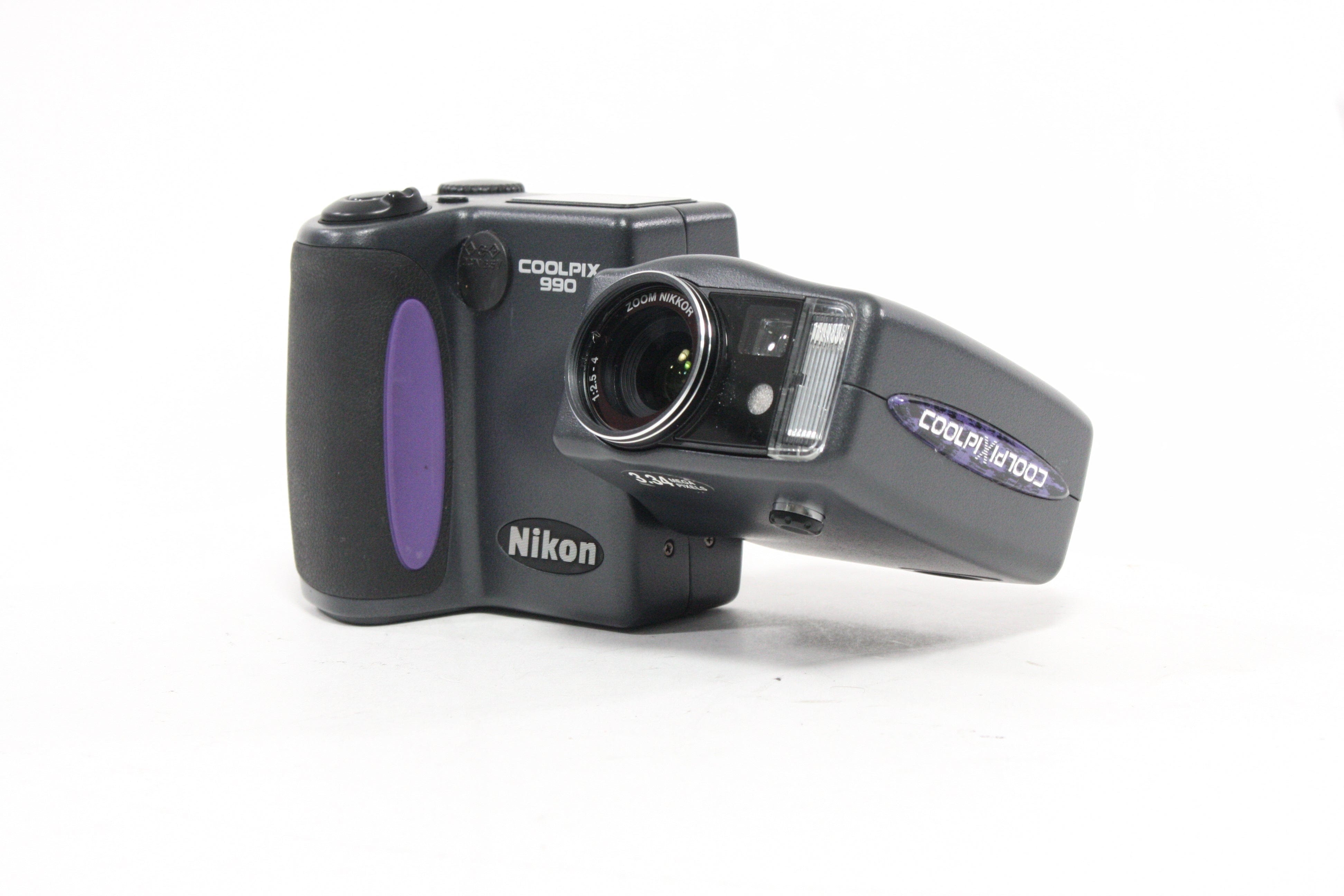 Nikon Coolpix 990 Digital Camera 3x Zoom 3.34mp