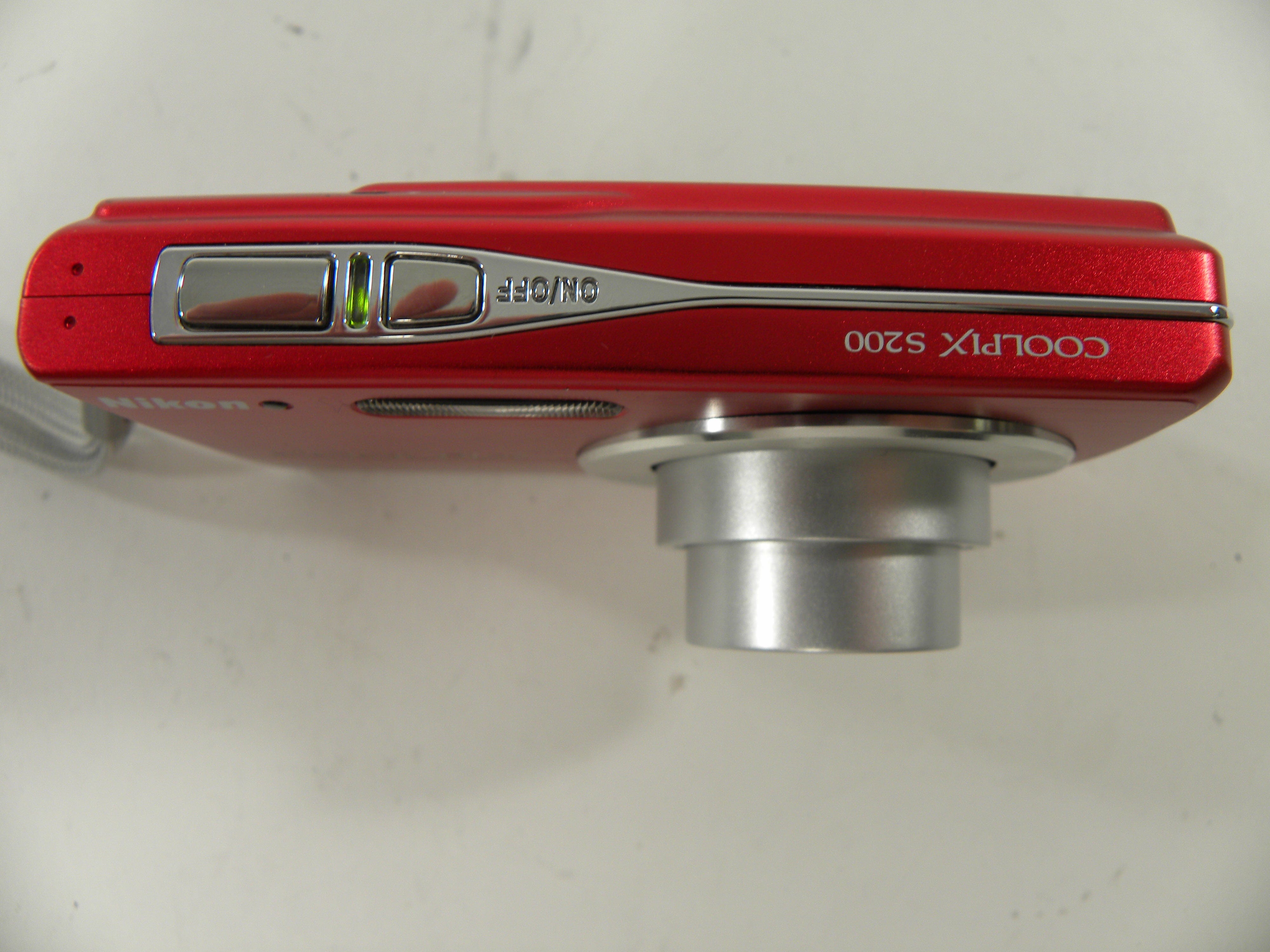 Nikon Coolpix S200 7.1mp Digital Camera (Red)
