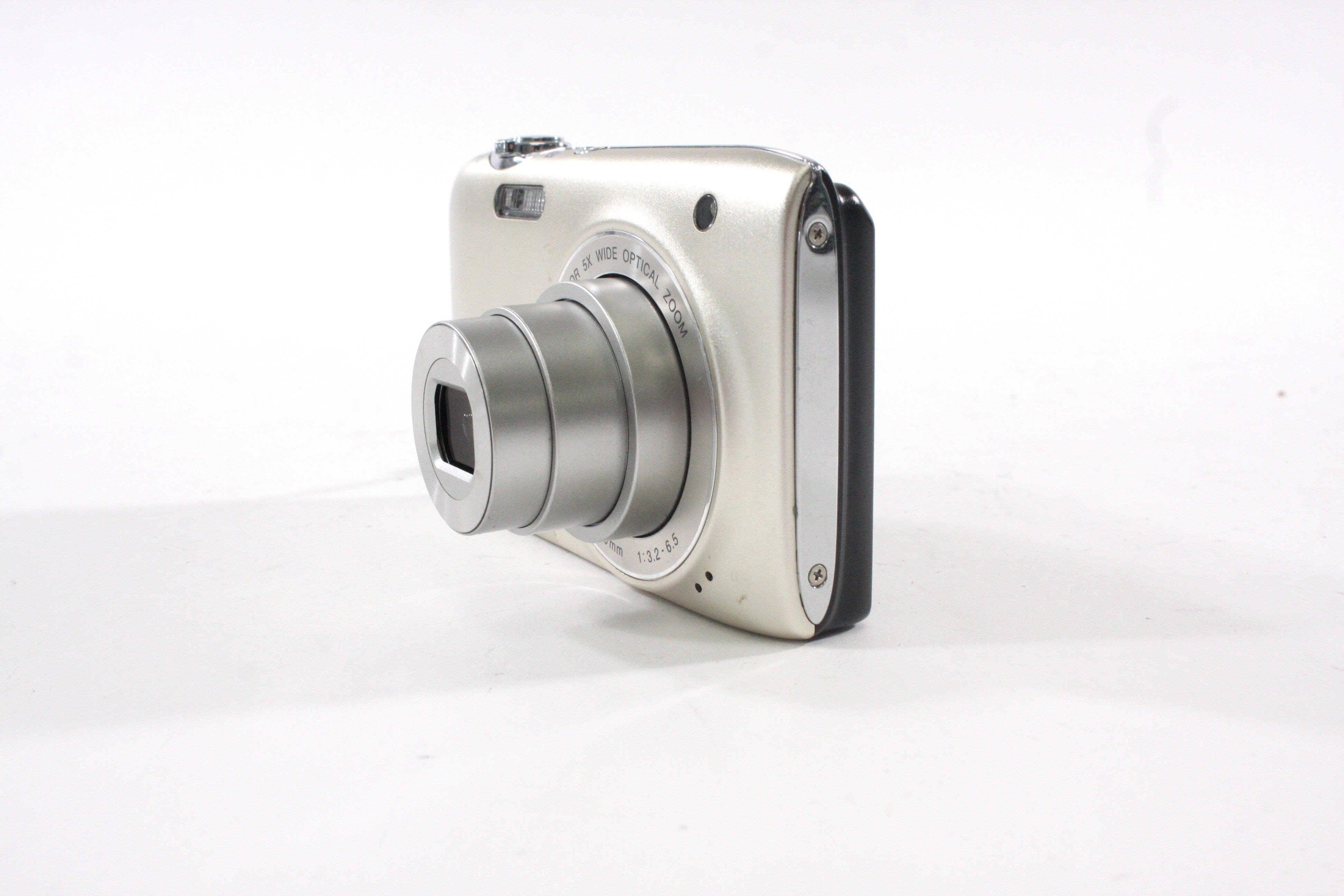 Nikon Coolpix S3100 Digital Point-and-Shoot Camera 5x Zoom 14.0mp (Silver)
