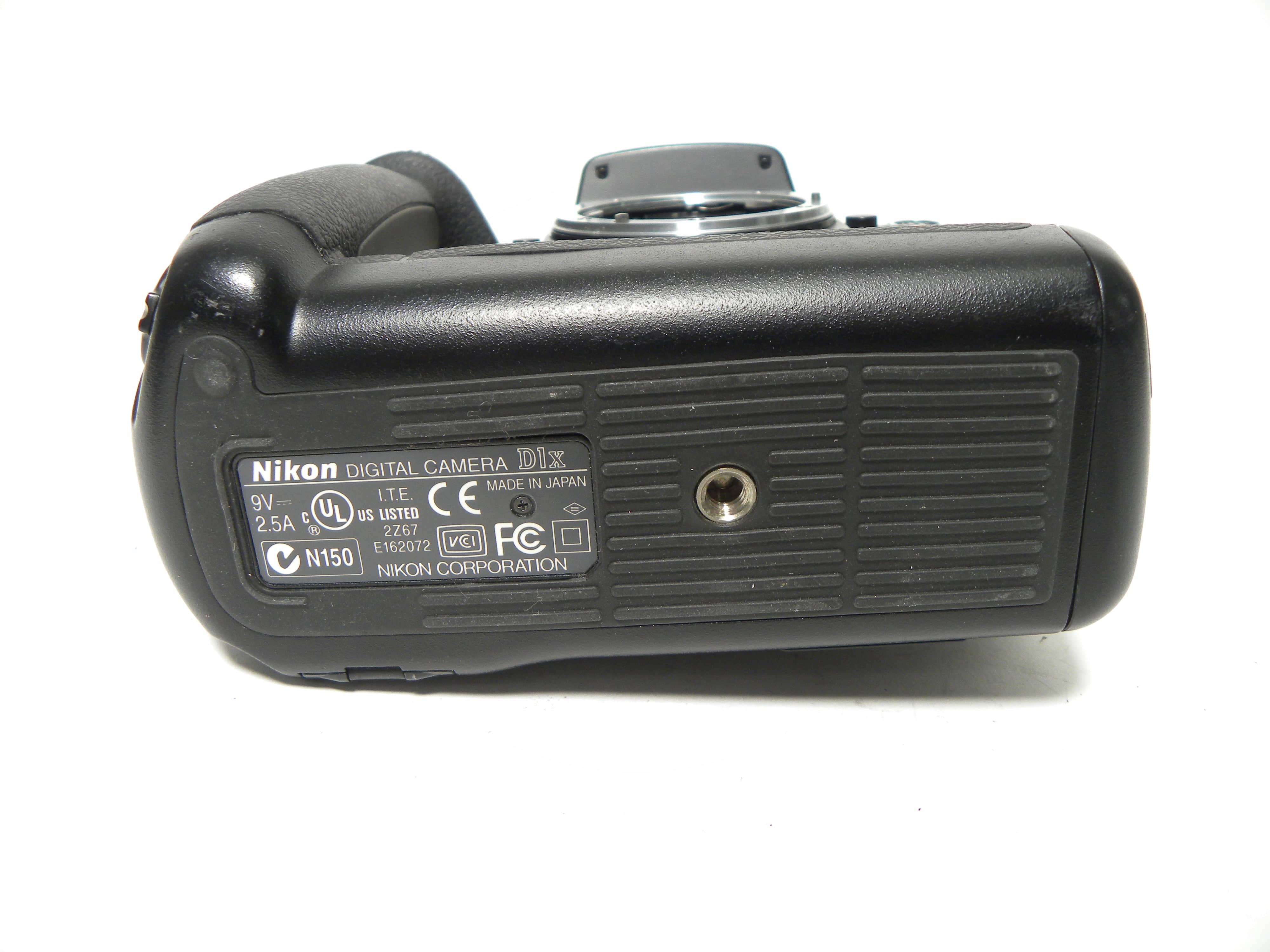 Nikon D1x 5.3mp Digital SLR body only Shutter Ct. N/A
