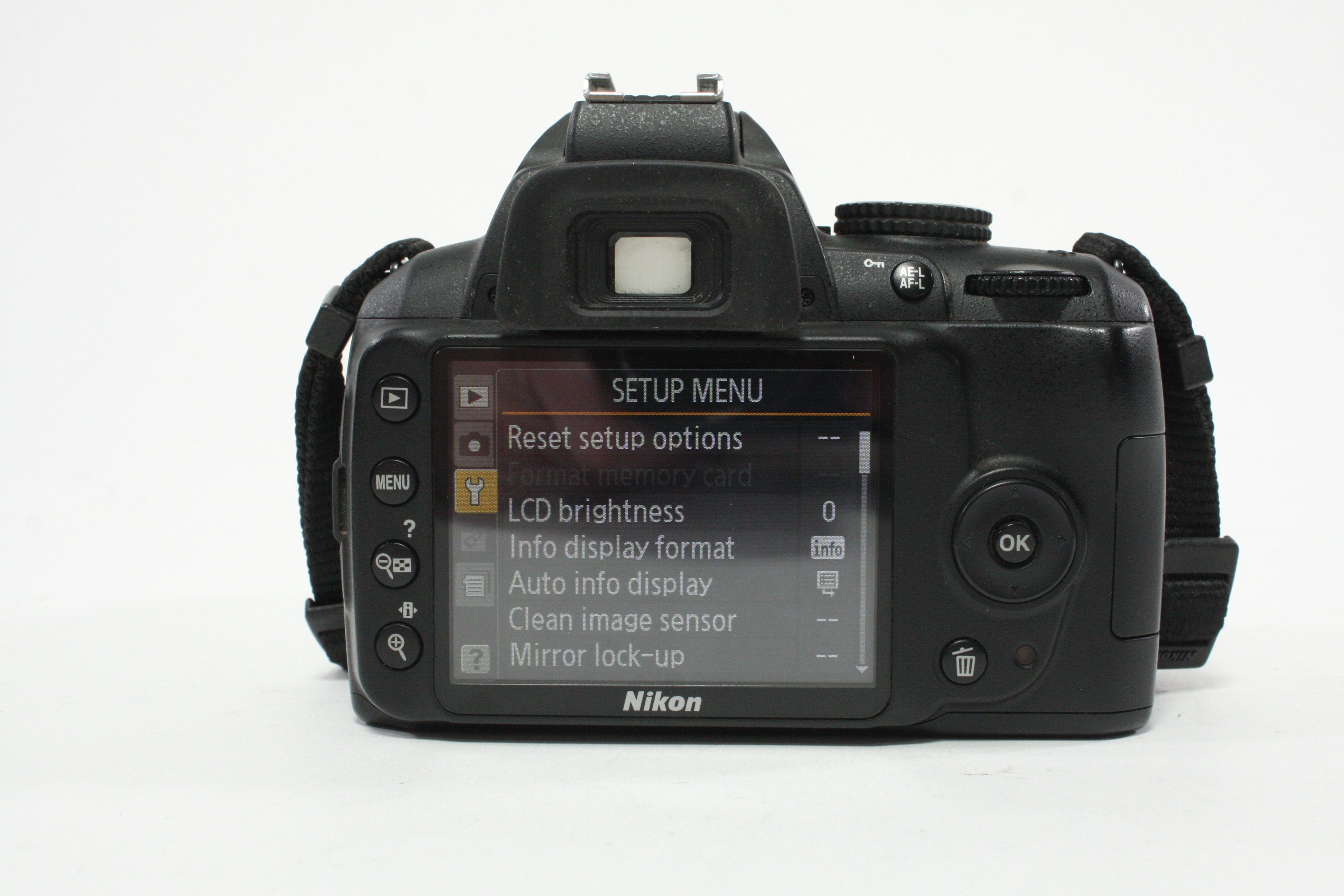 Nikon D3000 DSLR Camera with 18-55mm f/3.5-5.6G VR Lens with a Shutter Count of 7,032