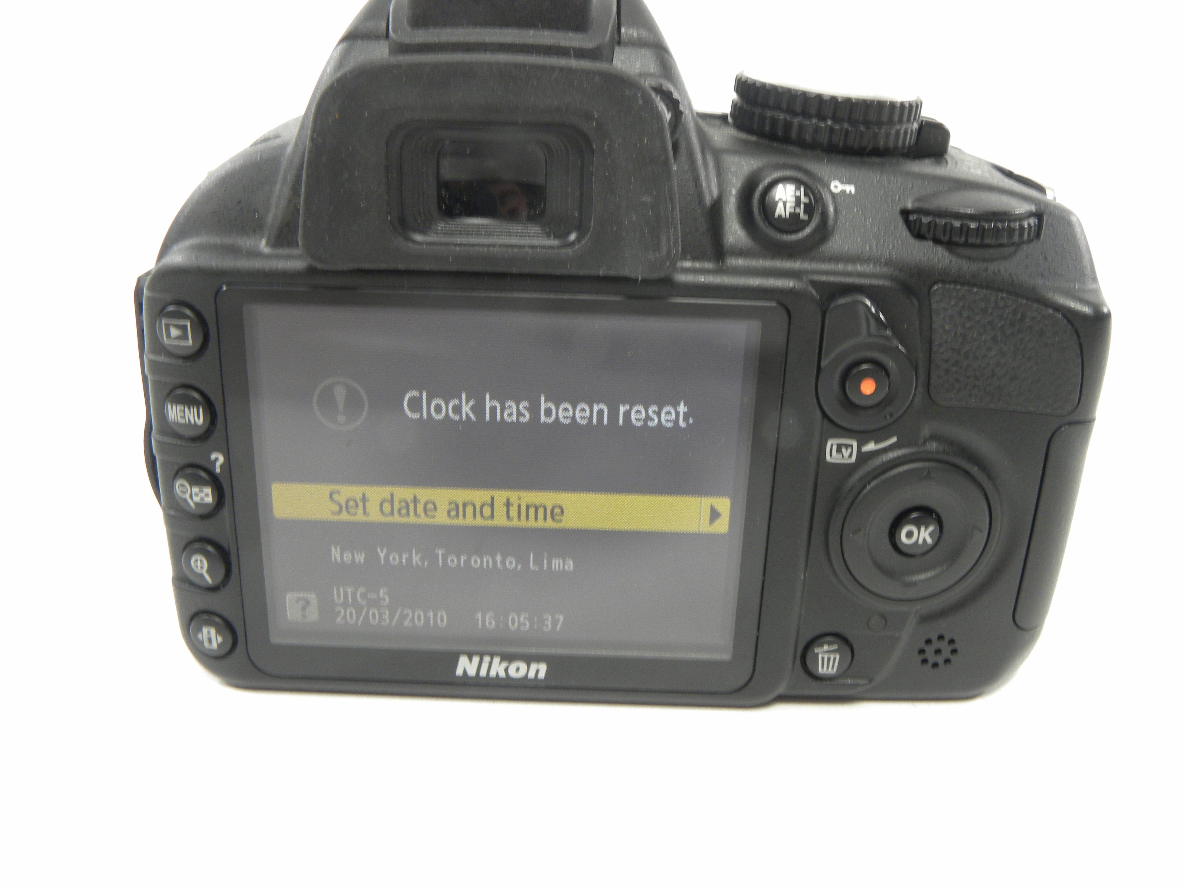 Nikon D3100 14.2mp Digital SLR w/AF-S Nikkor 18-55 DX VR Shutter Ct. 1,998