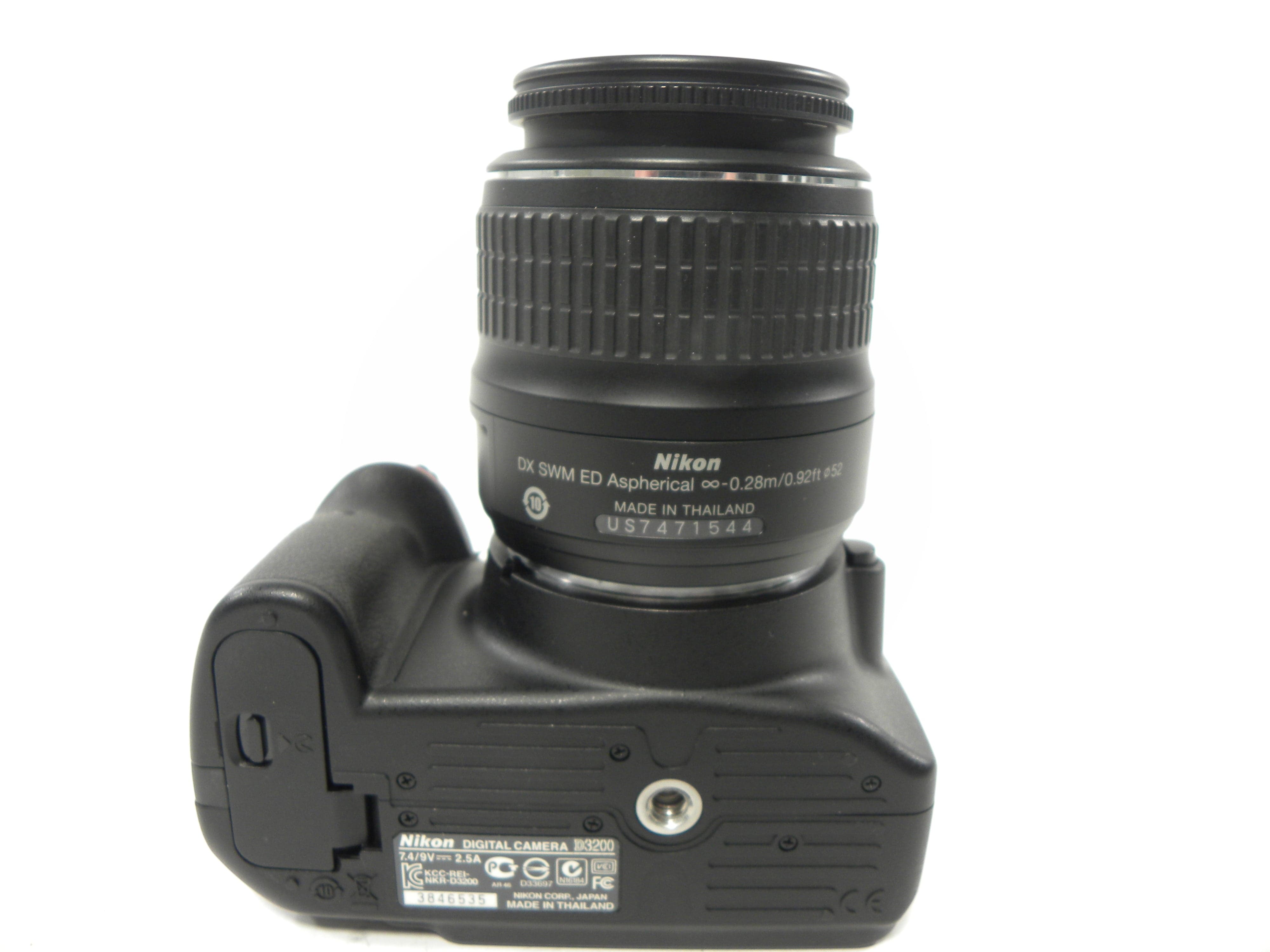 Nikon D3200 24.2mp Digital SLR w/AF-S DX ED 18-55 f3.5-5.6G II