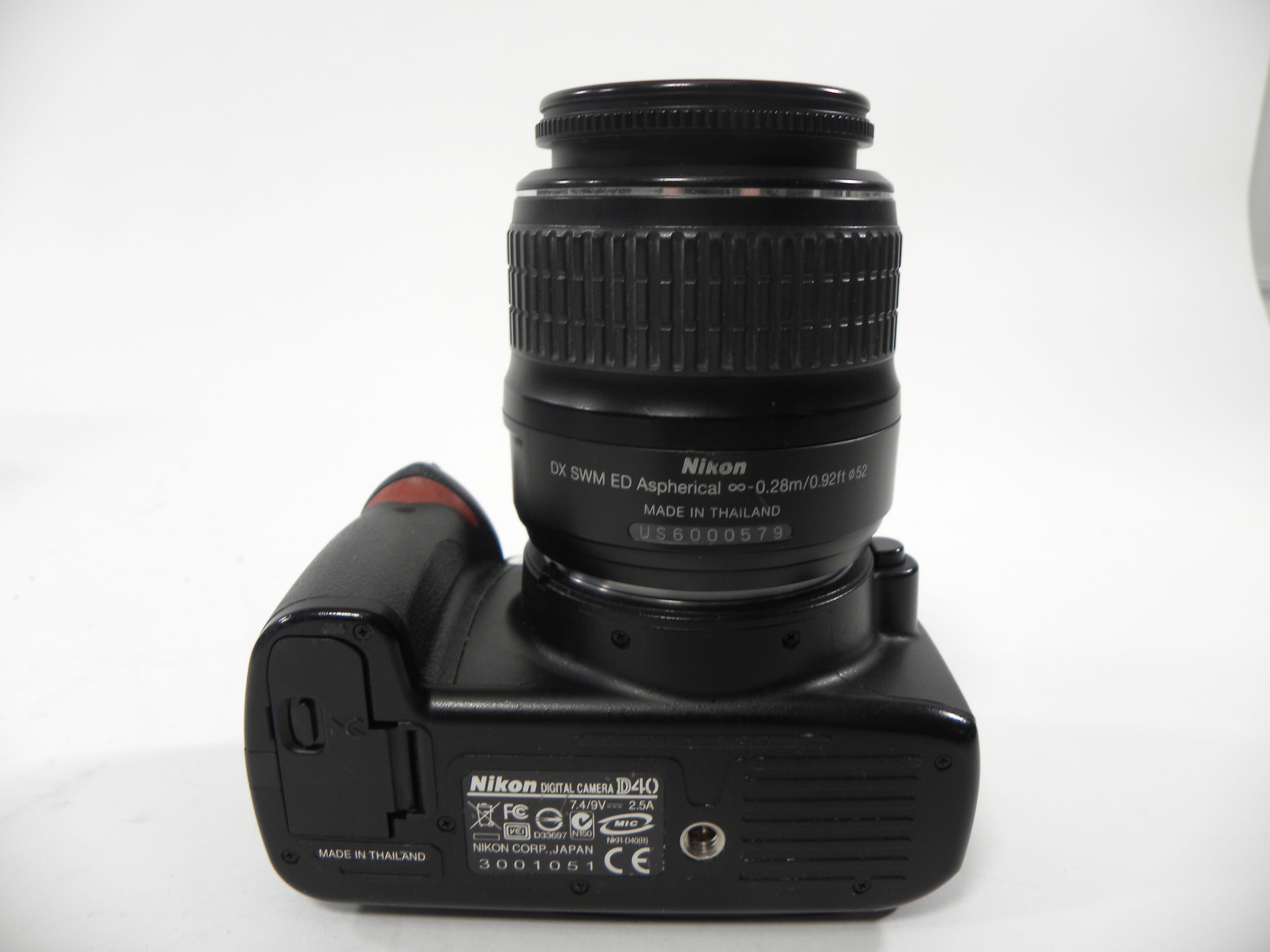 Nikon D40 6.1mp Digital SLR w/AF-S DX ED 18-55mm f3.5-5.6G II
