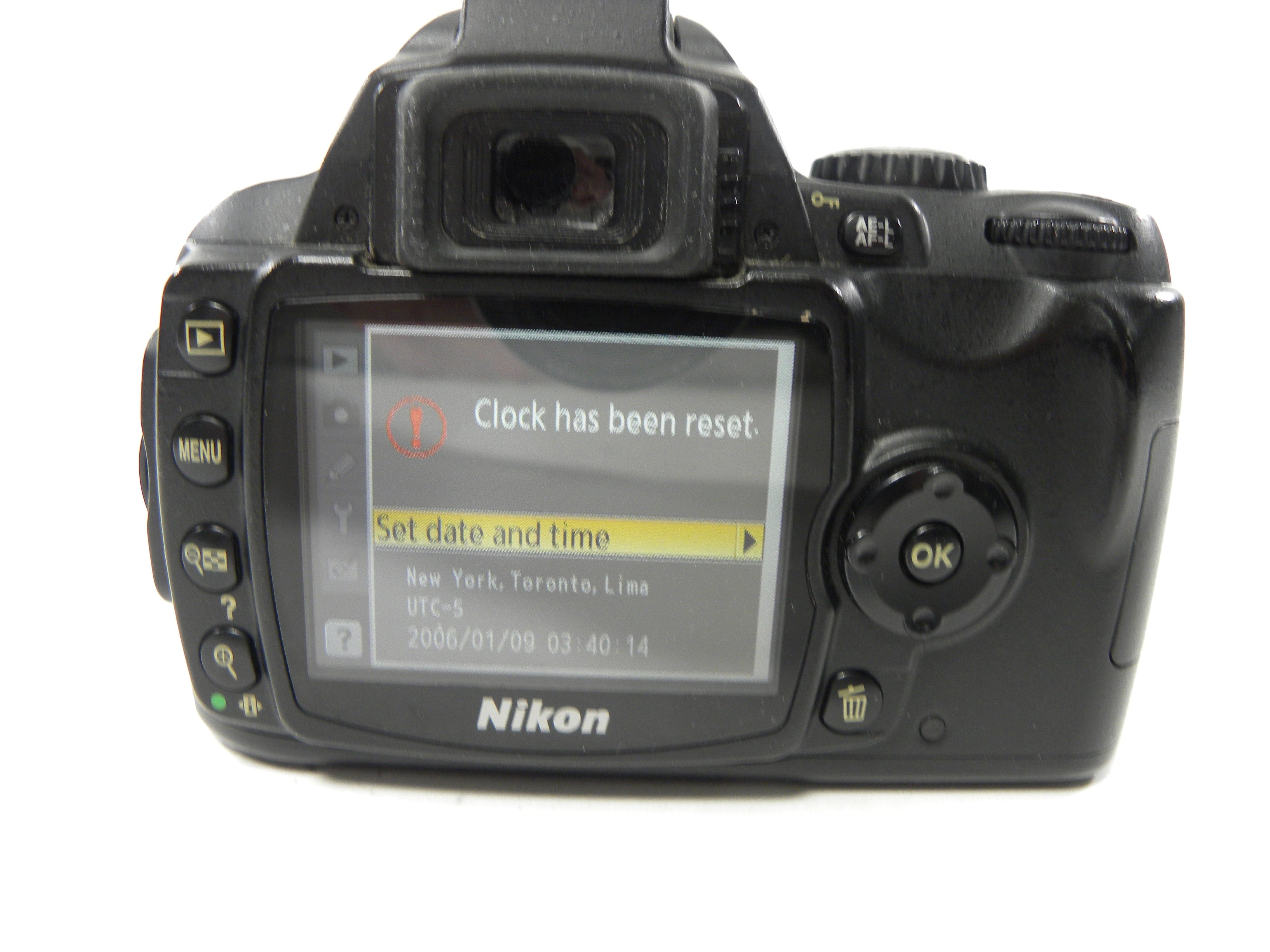 Nikon D40 6.1mp Digital SLR w/AF-S DX SWM ED 18-55mm f3.5-5.6G II