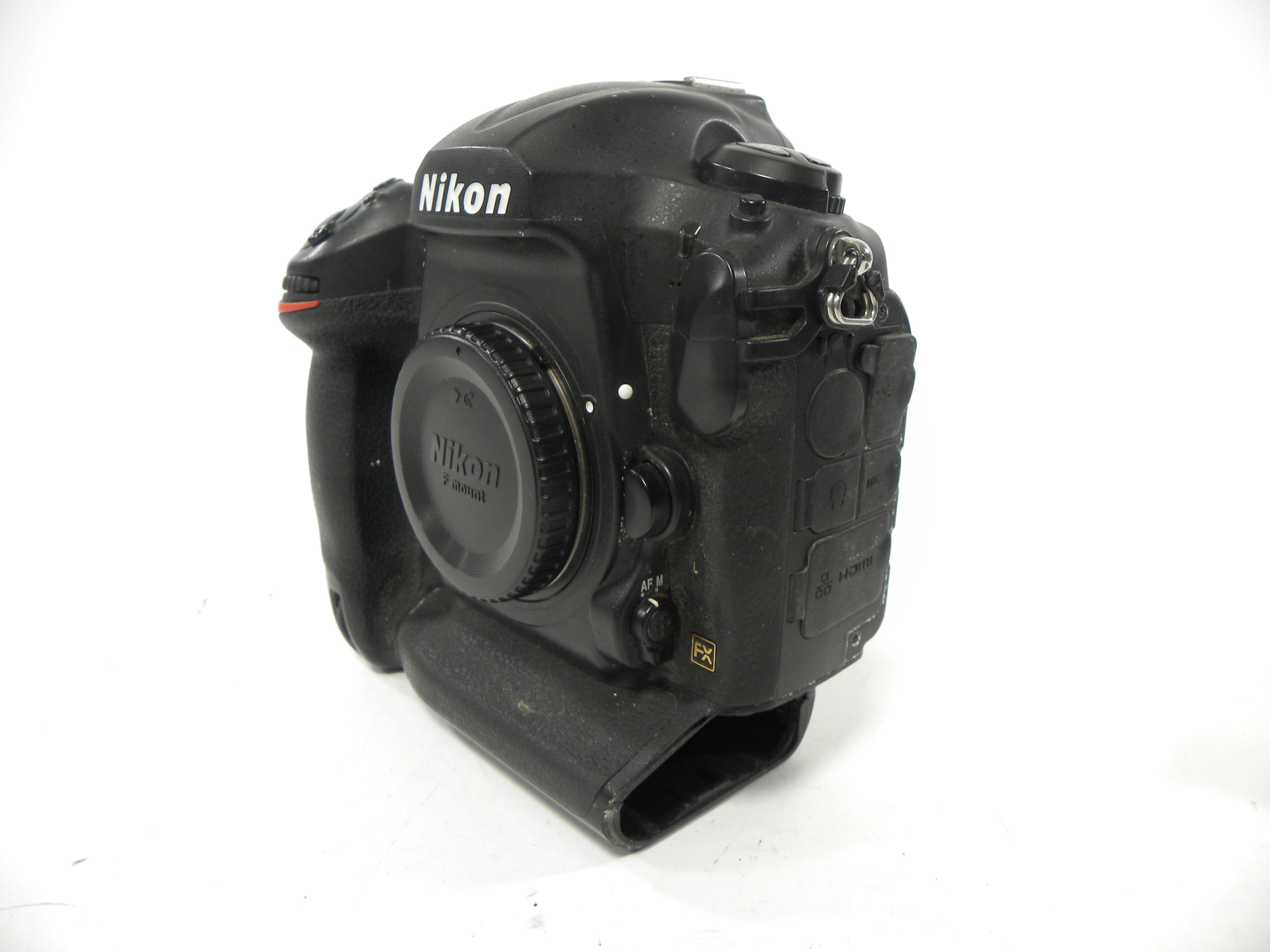 Nikon D5 FX 20.0mp Digital SLR Body Only Shutter Ct. 141,233