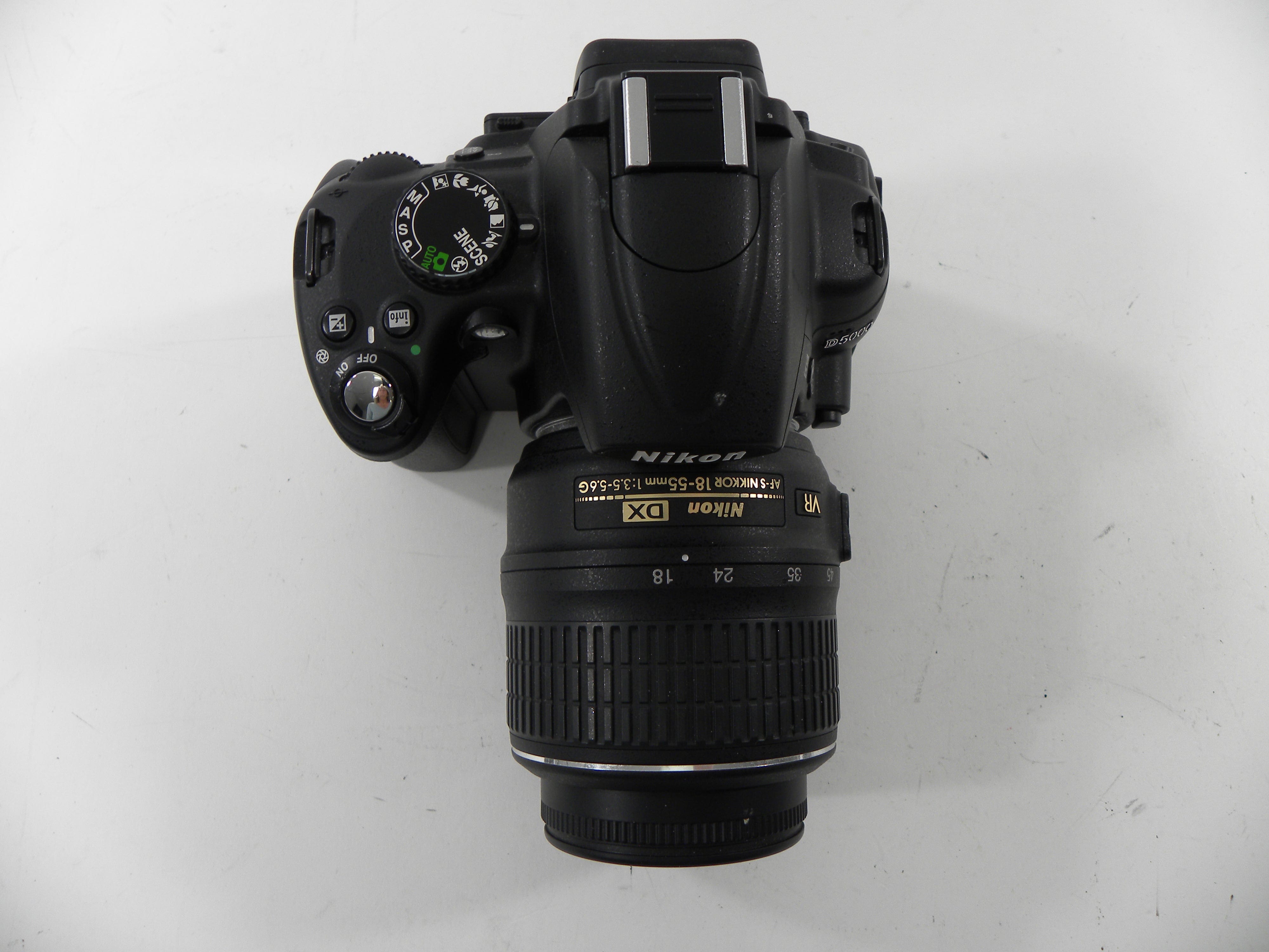 Nikon D5000 12.3mp Digital SLR w/AF-S Nikkor DX VR 18-55 Shutter Ct. 5,530
