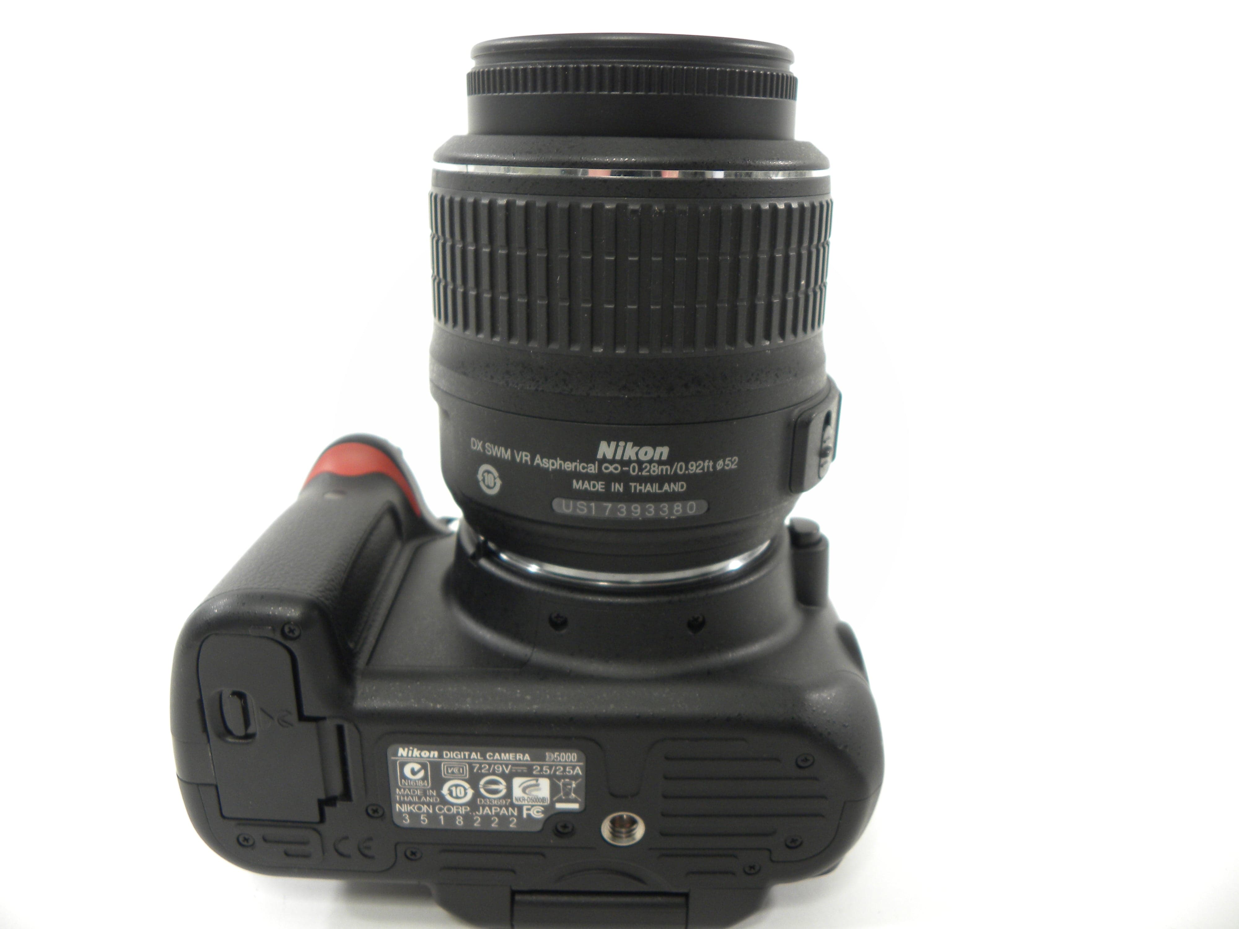 Nikon D5000 12.3mp Digital SLR w/AF-S Nikkor DX VR 18-55 Shutter Ct. 5,530