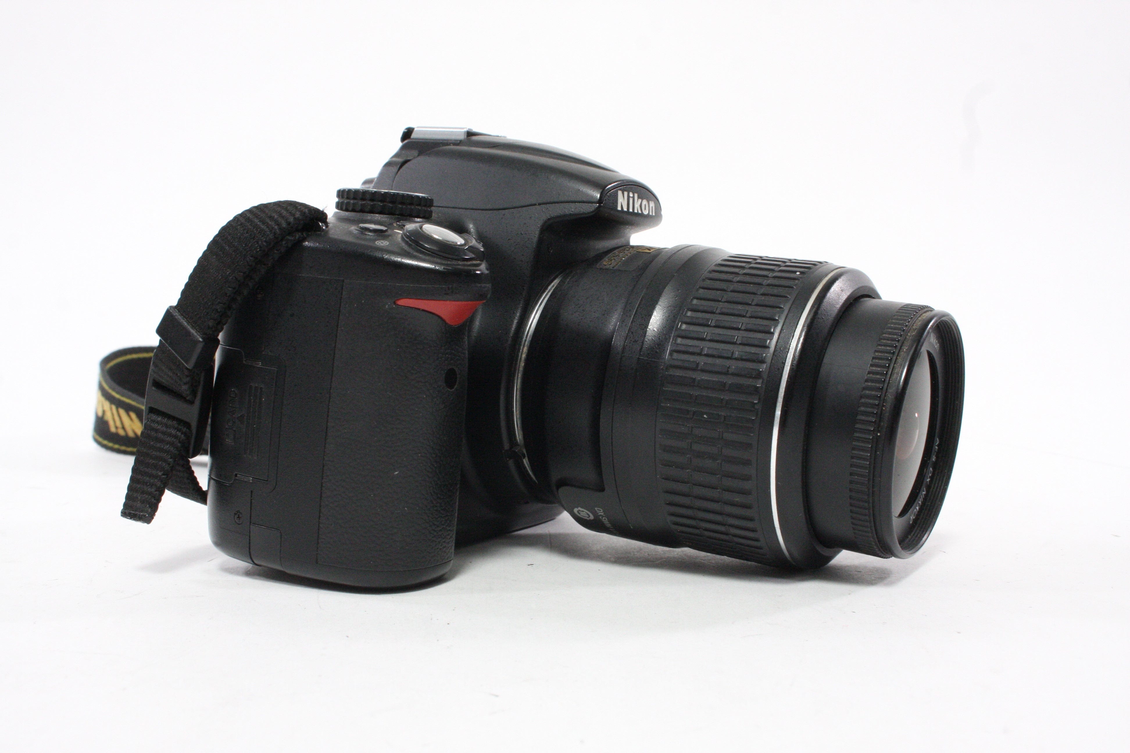 Nikon D5000 DSLR Camera with 18-55 f/3.5-5.6G VR Lens with Shutter Count 10,015
