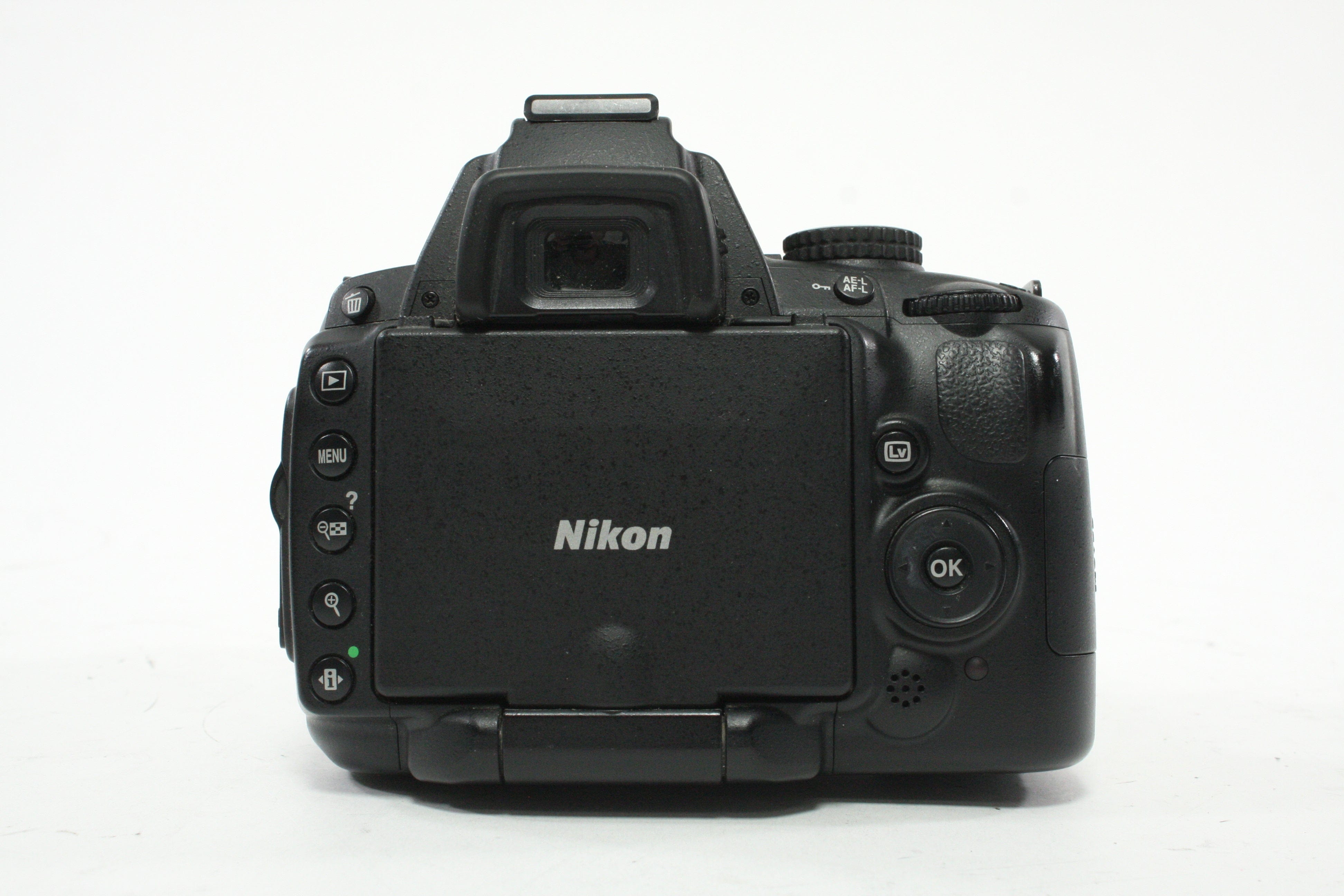 Nikon D5000 DSLR Camera with 18-55mm df/3.5-5.6G VR Lens with Shutter Count 7,362