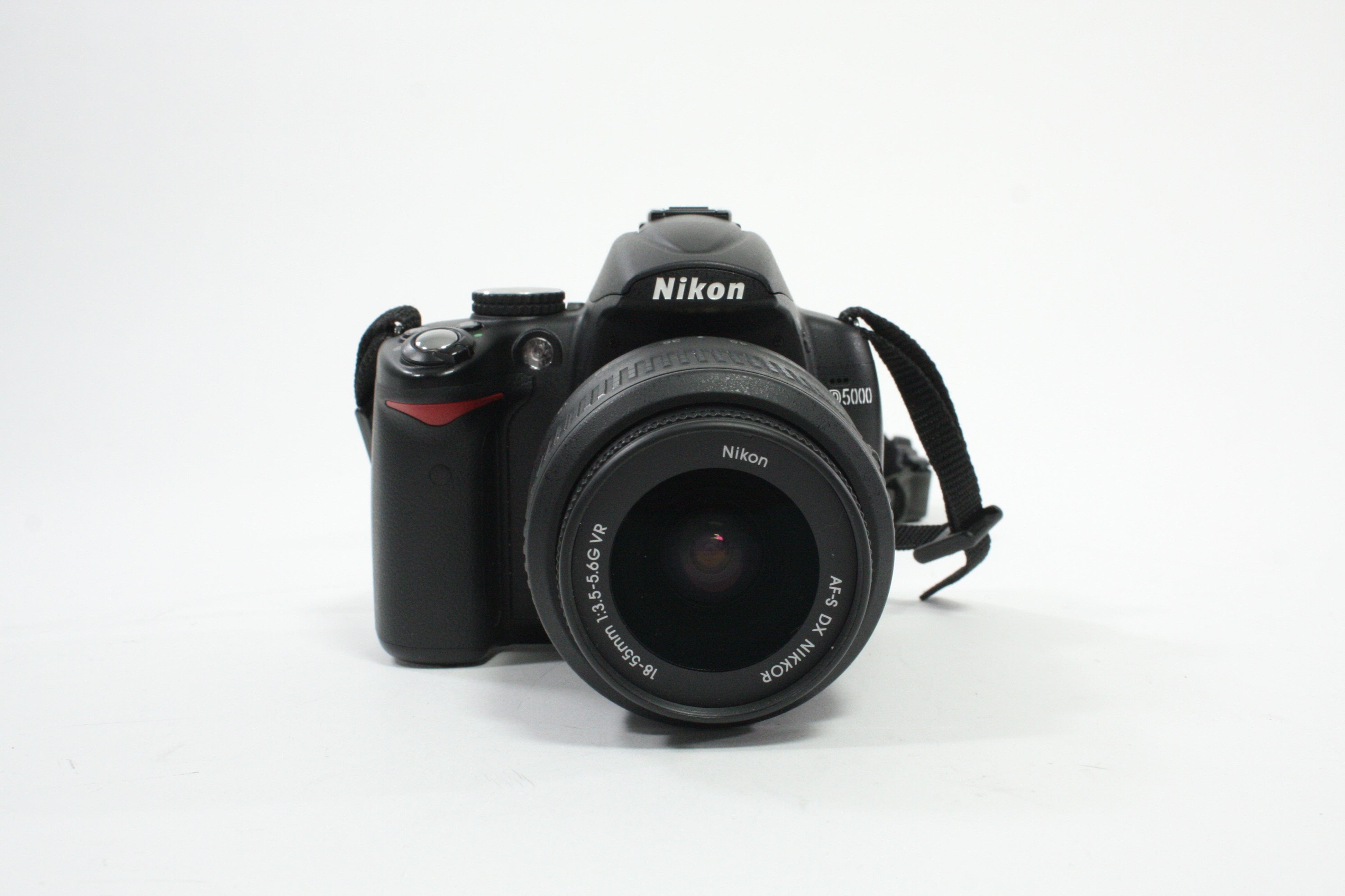 Nikon D5000 DSLR Camera with 18-55mm f/3.5-5.6 G DX VR Lens