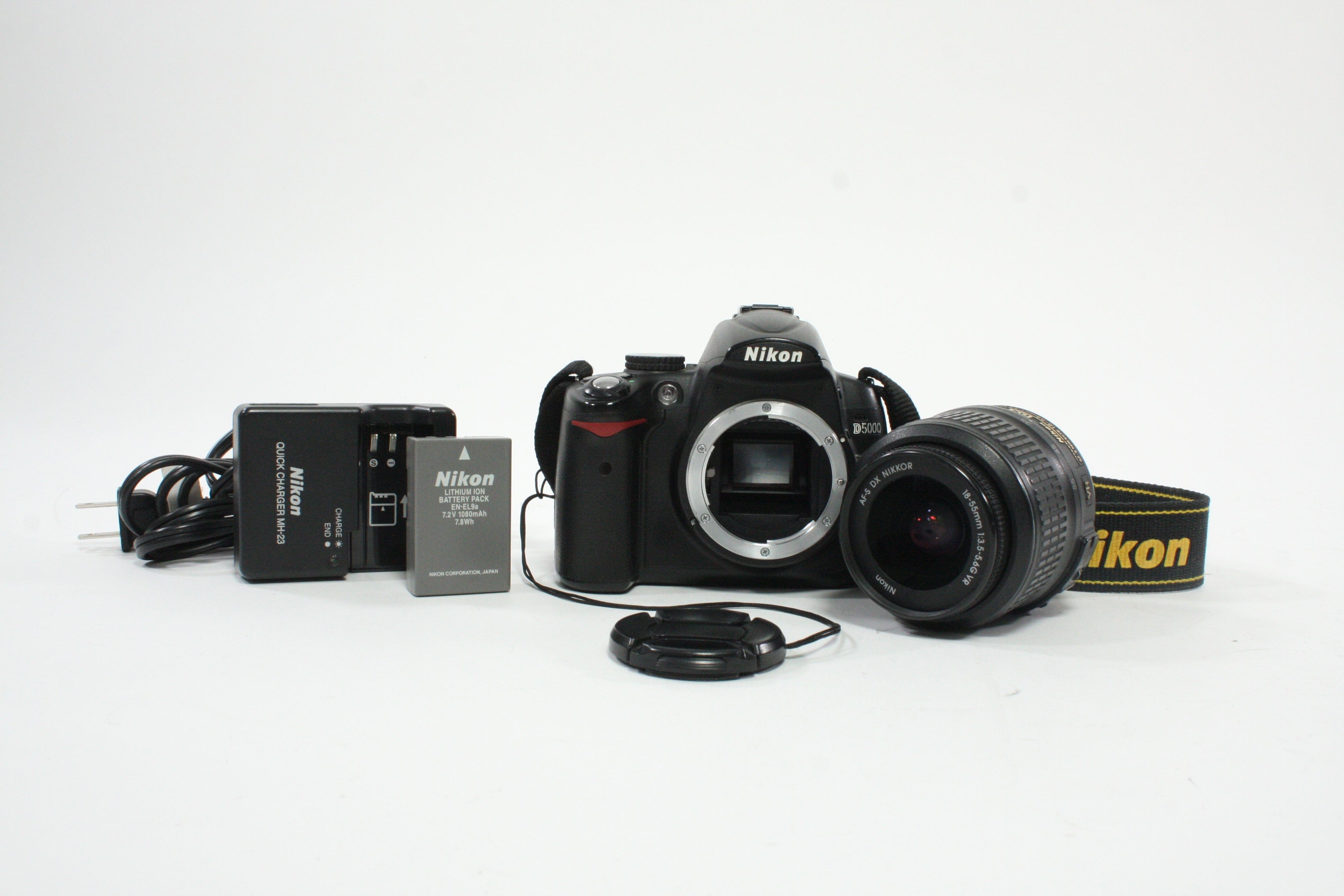 Nikon D5000 DSLR with 18-55mm f/3.5-5.6 G Lens with Shutter Count 26,555