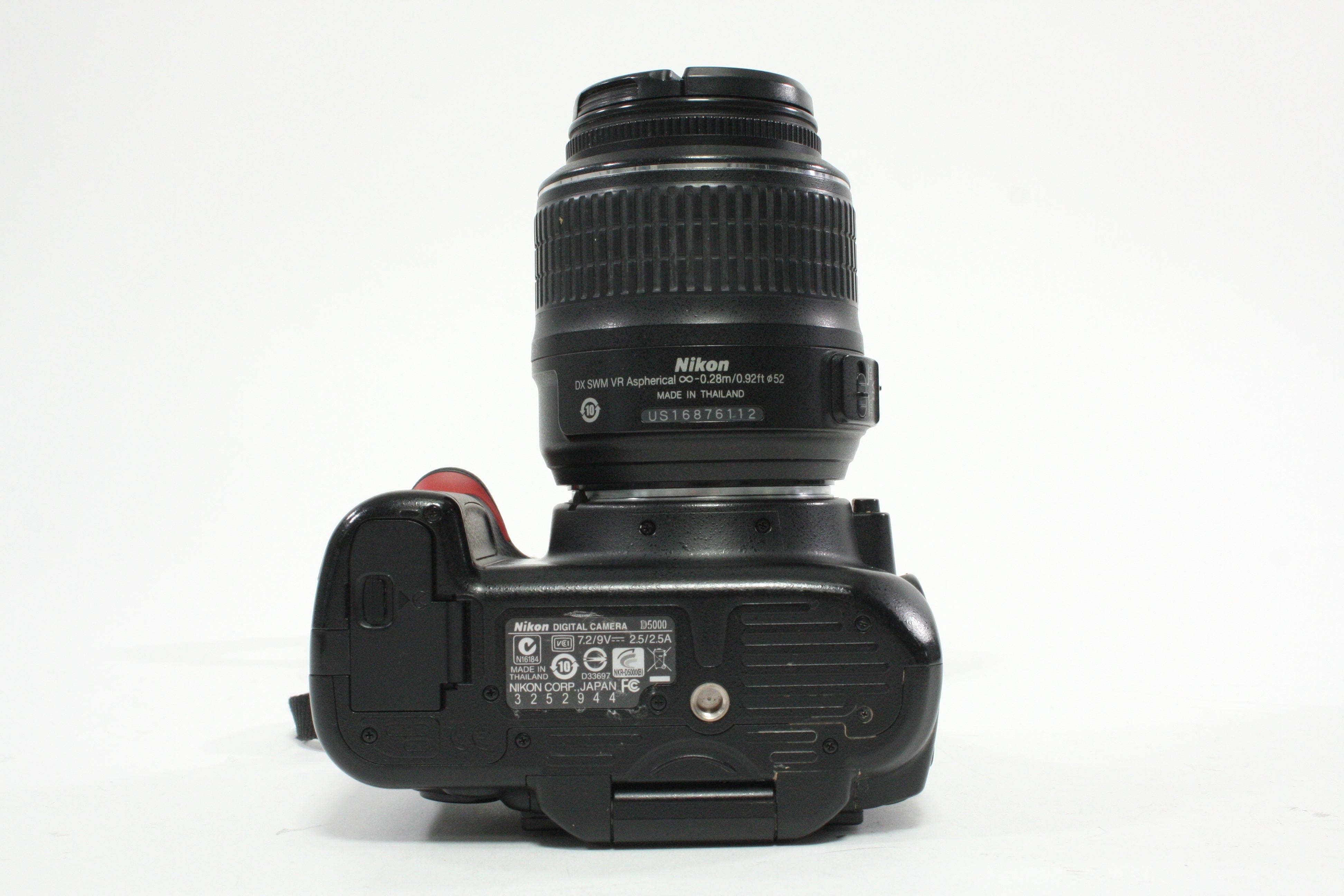 Nikon D5000 DSLR with 18-55mm f/3.5-5.6 G Lens with Shutter Count 26,555