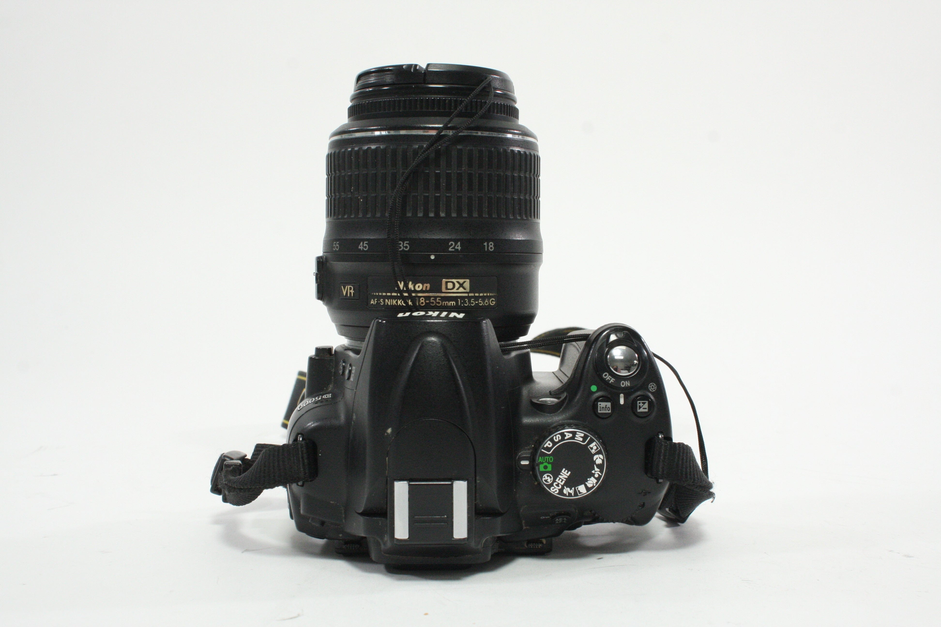 Nikon D5000 DSLR with 18-55mm f/3.5-5.6 G Lens with Shutter Count 26,555