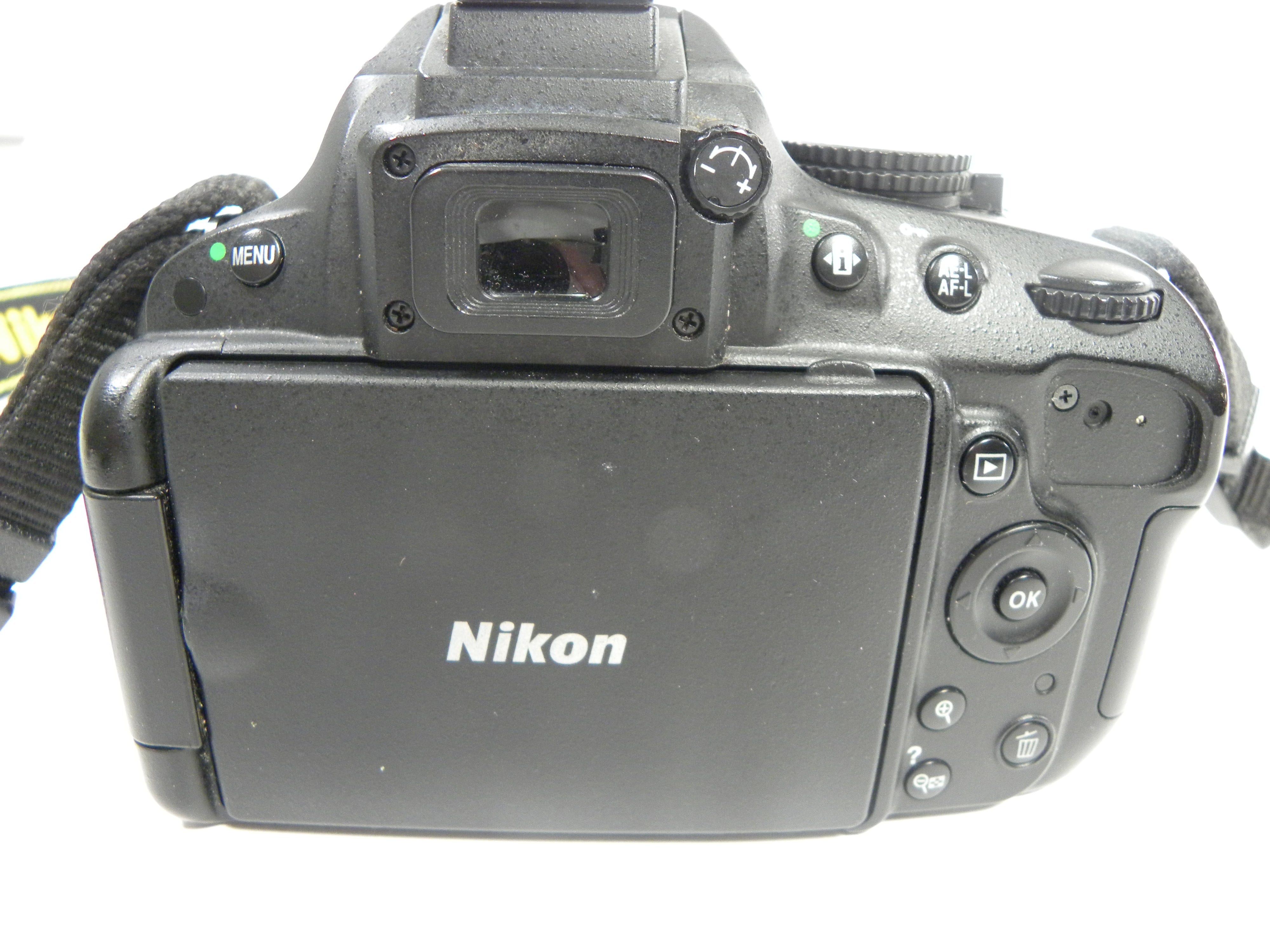 Nikon D5100 16.2mp Digital SLR Camera Body only - Parts or Repair Only