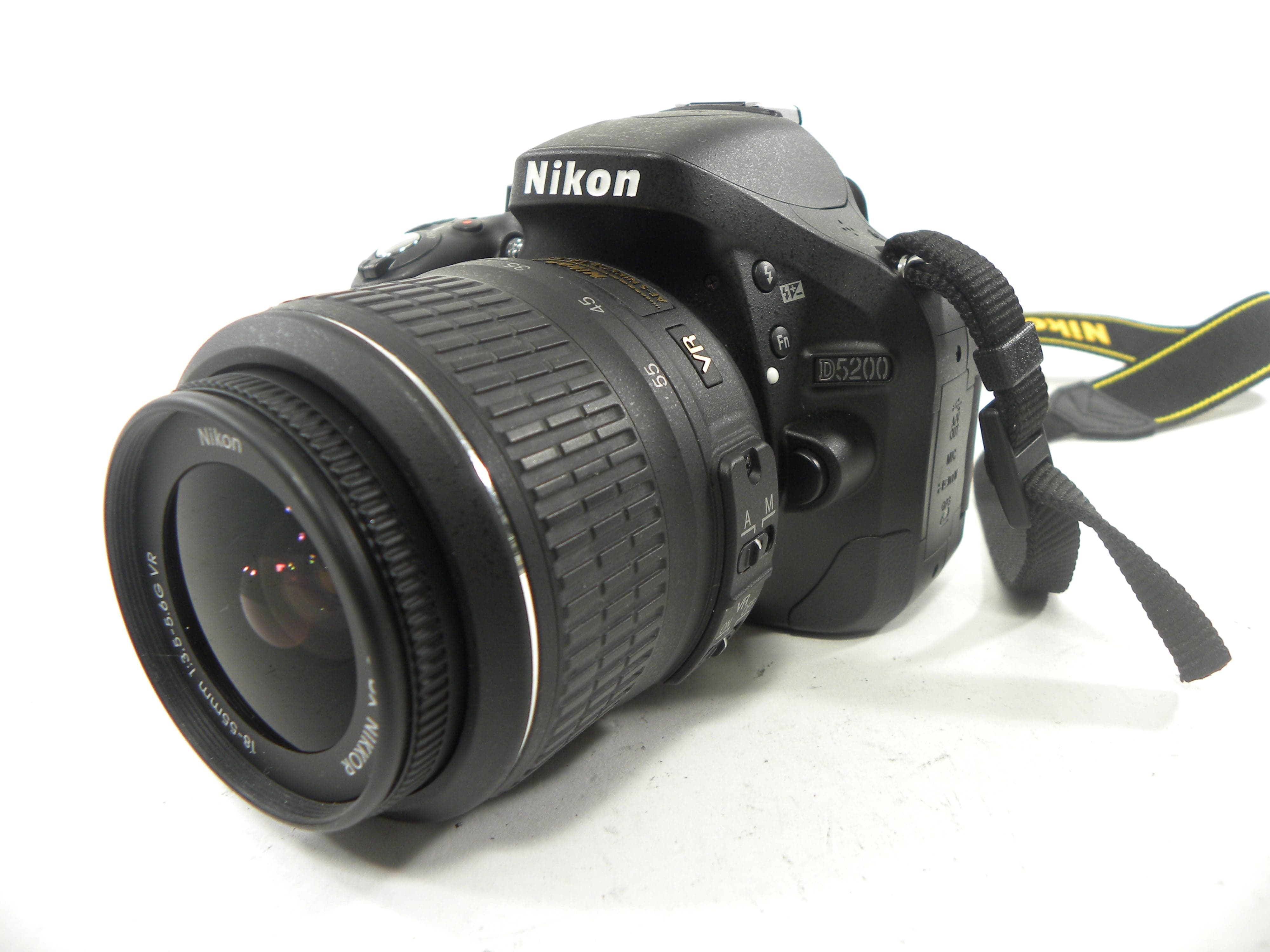 Nikon D5200 24.1mp Digital SLR w/AF-S Nikkor DX VR 18-55 Shutter Ct. 1,260
