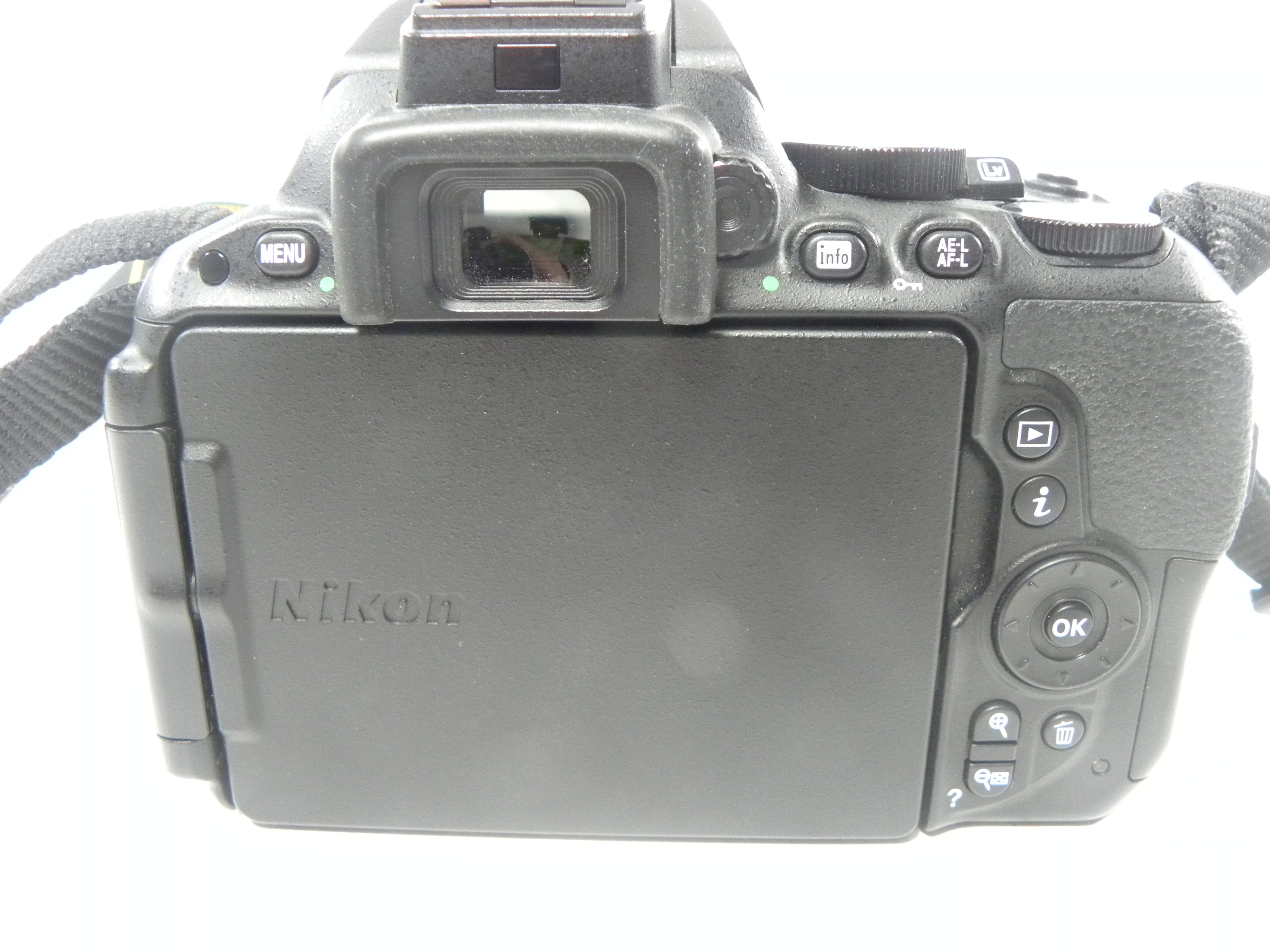 Nikon D5500 24.1mp Digital SLR w/Nikkor AF-S 18-105mm S/C 3,777