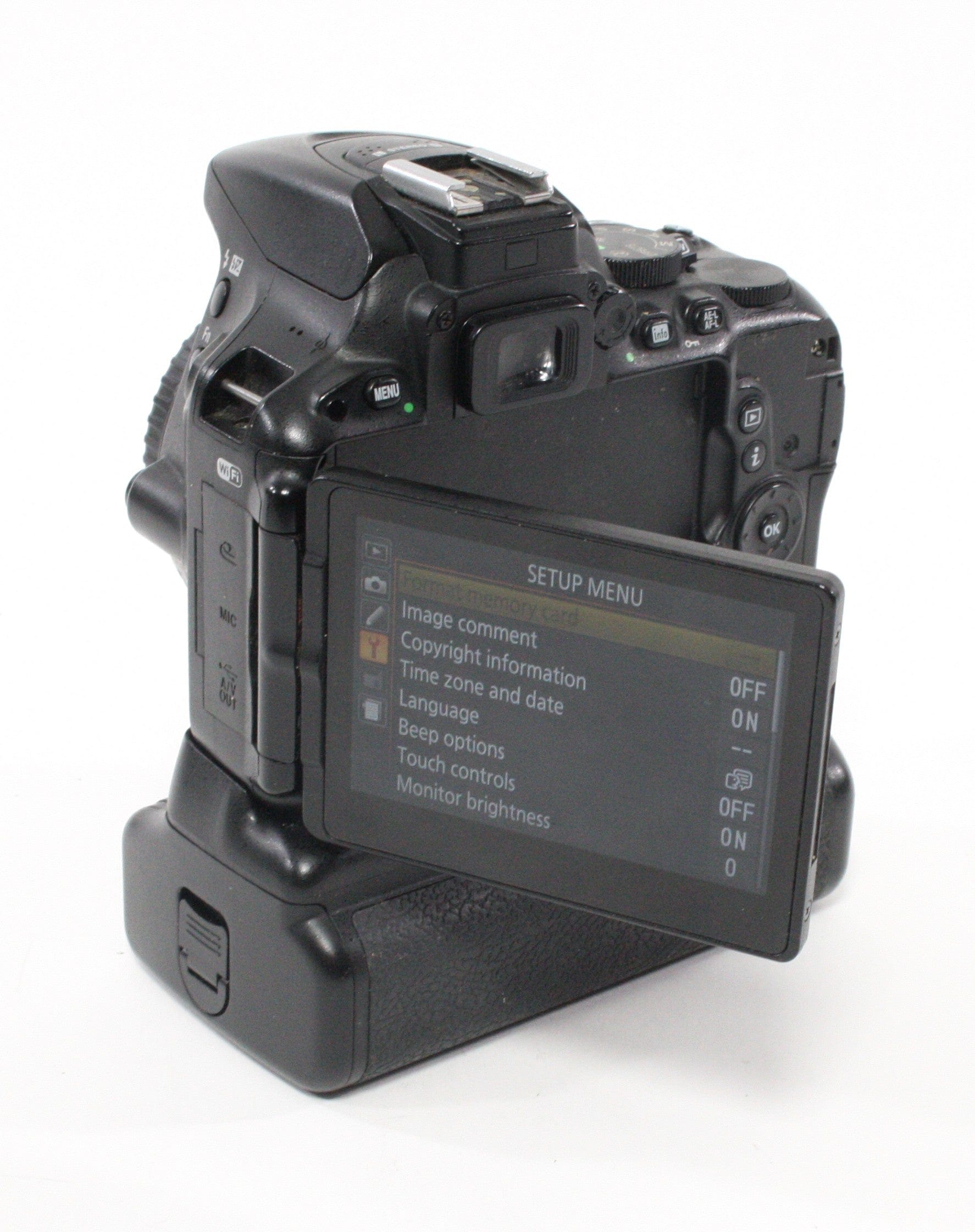 Nikon D5500 Digital Camera SC 31,447 (w/ Neewer Battery Grip)