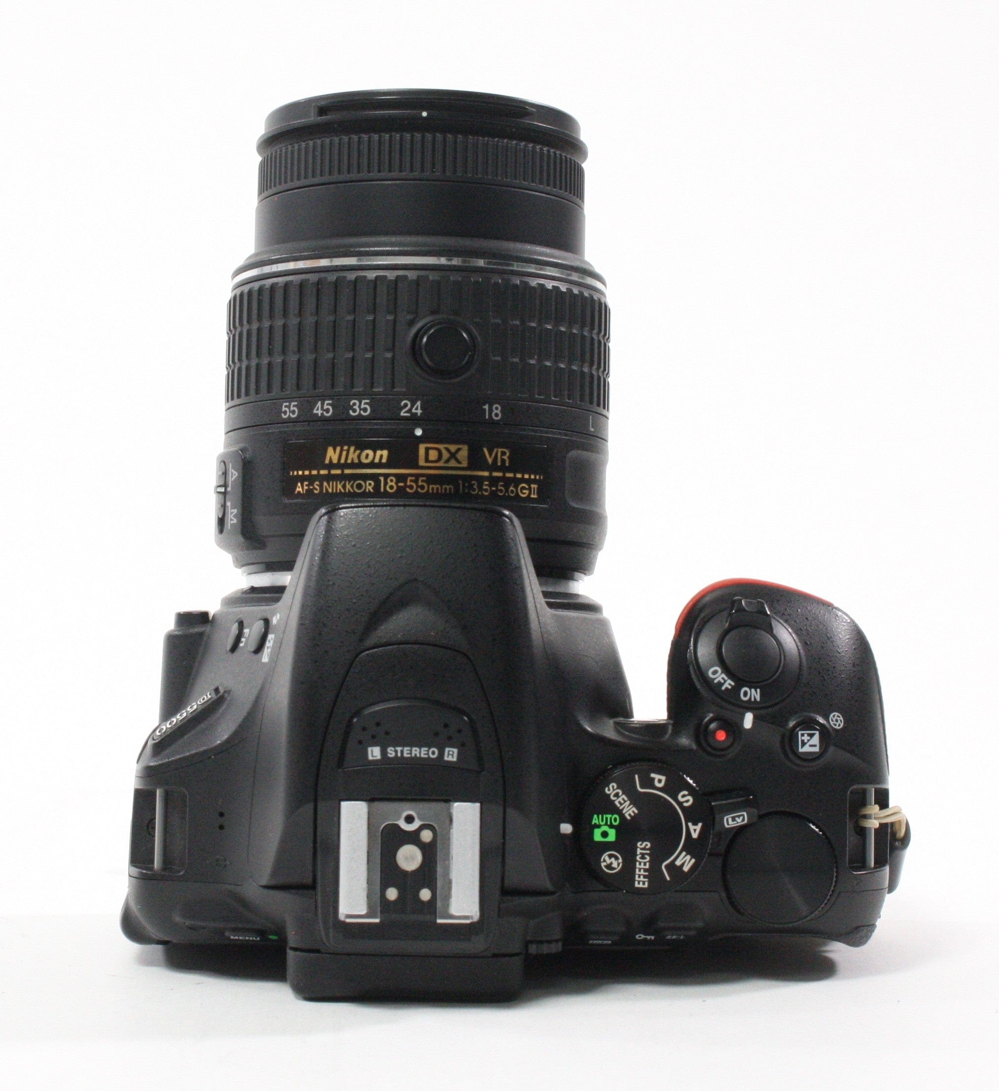 Nikon D5500 Digital SLR with 18-55mm f3.5-5.5G VR II Lens Shutter Count 2,325