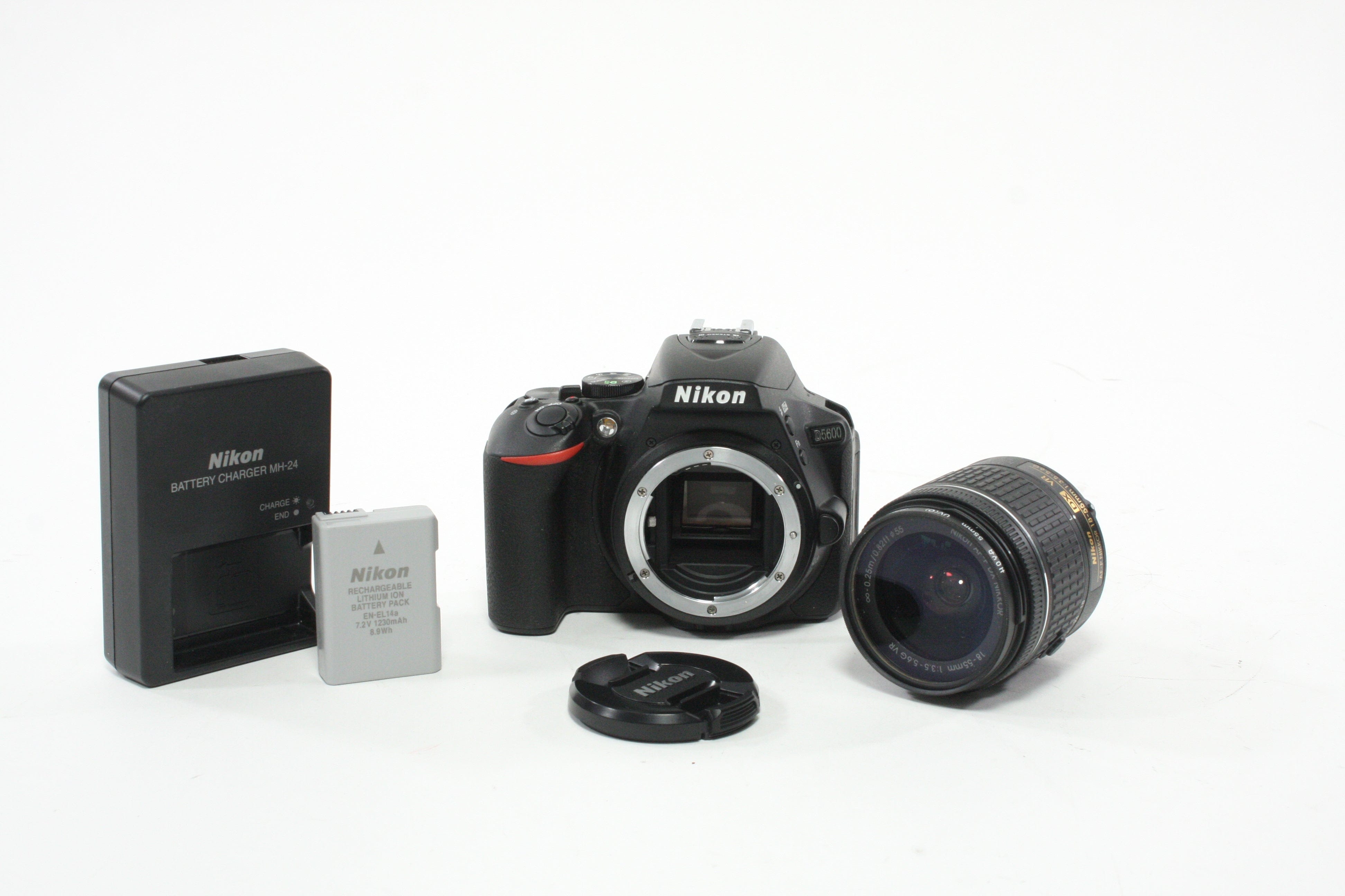 Nikon D5600 DLSR with 18-55mm f/3.5-5.6 AF-P Lens with Shutter Count ONLY 116!