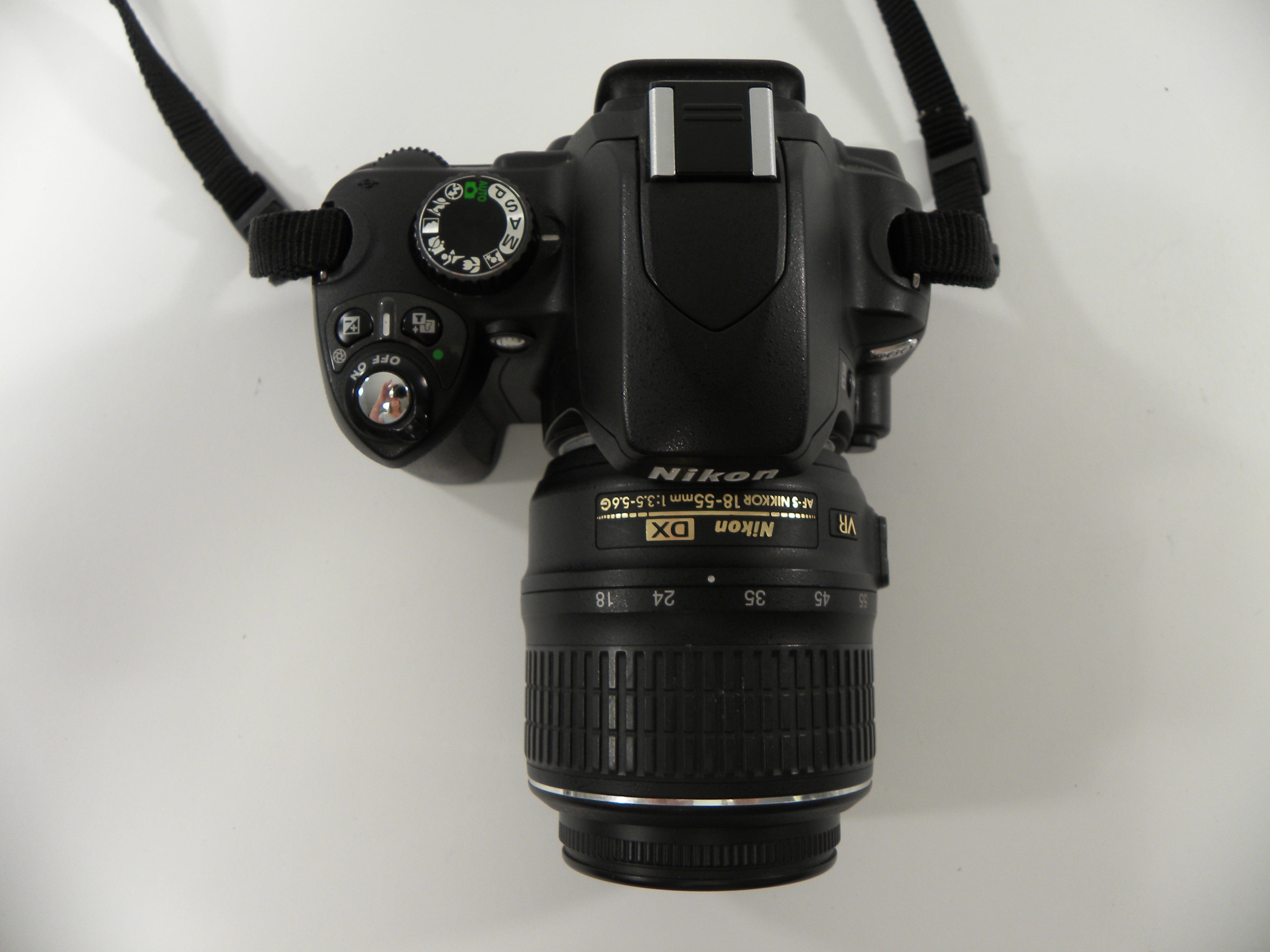 Nikon D60 10.2mp Digital SLR w/AF-S DX VR 18-55 Shutter Ct. 13,567