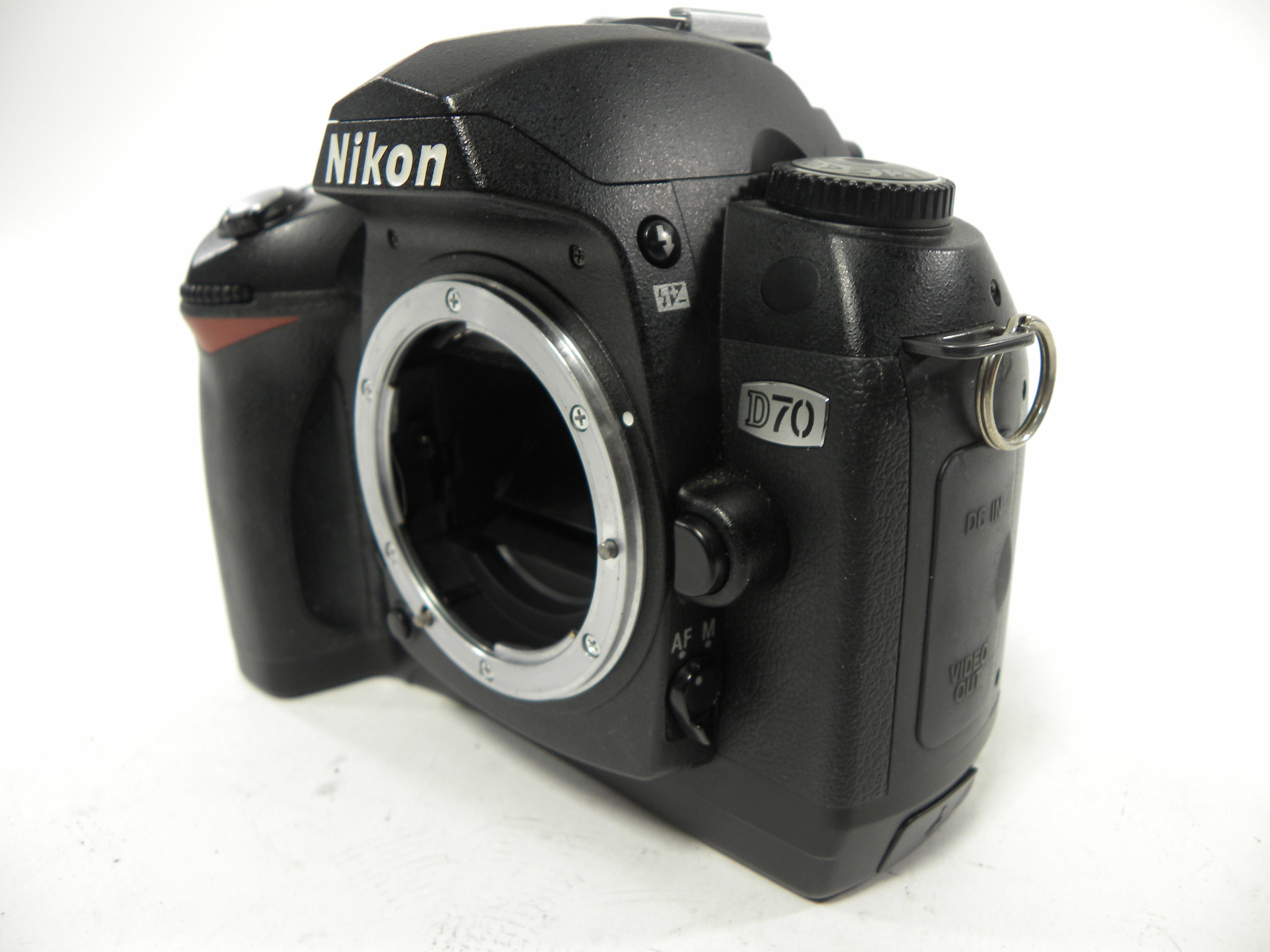 Nikon D70 6.1mp Digital SLR Body Only Shutter Ct. 23,923