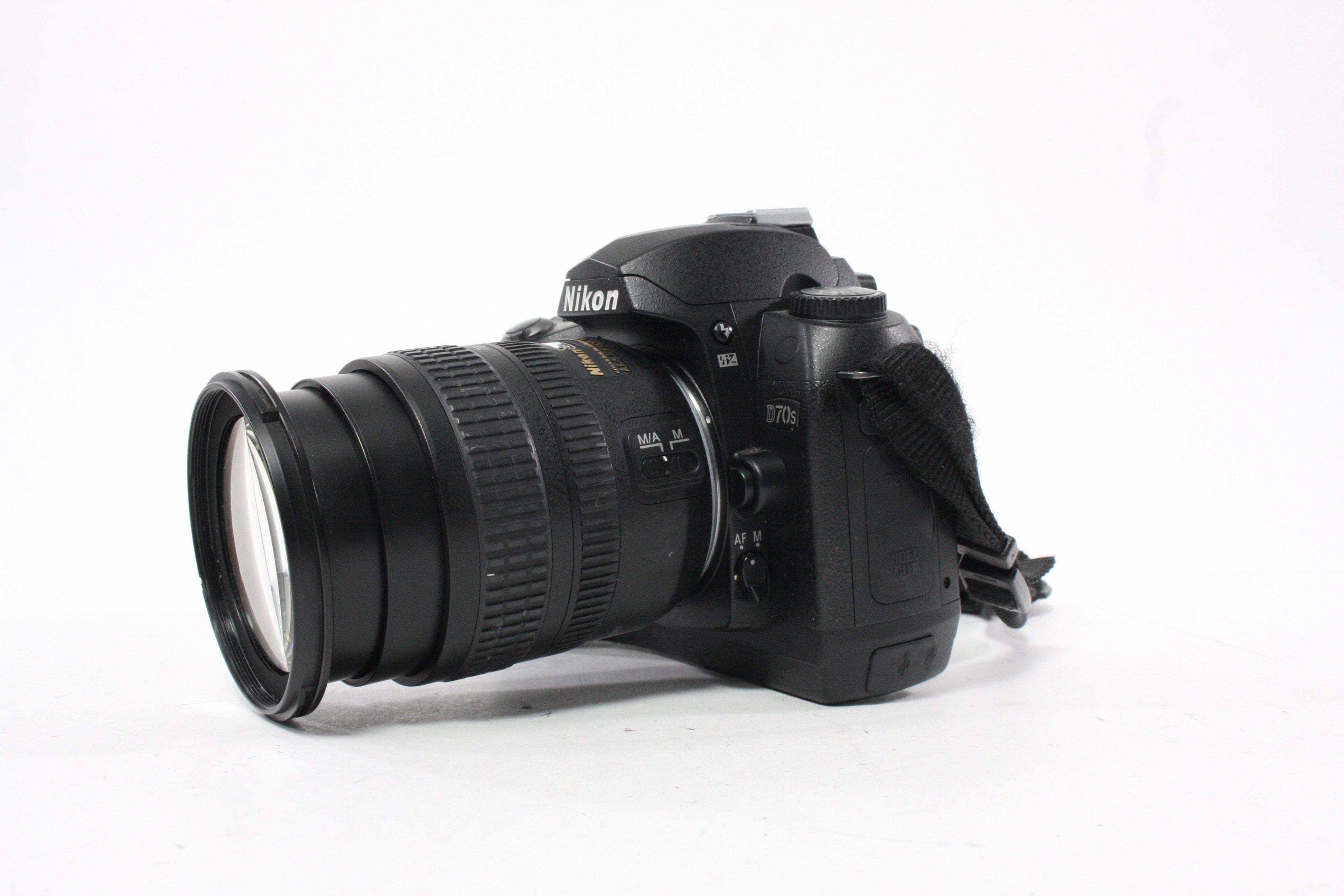 Nikon D70S DSLR Camera with 18-70mm f/3.5-4.5 G Lens with Shutter Count 6,476