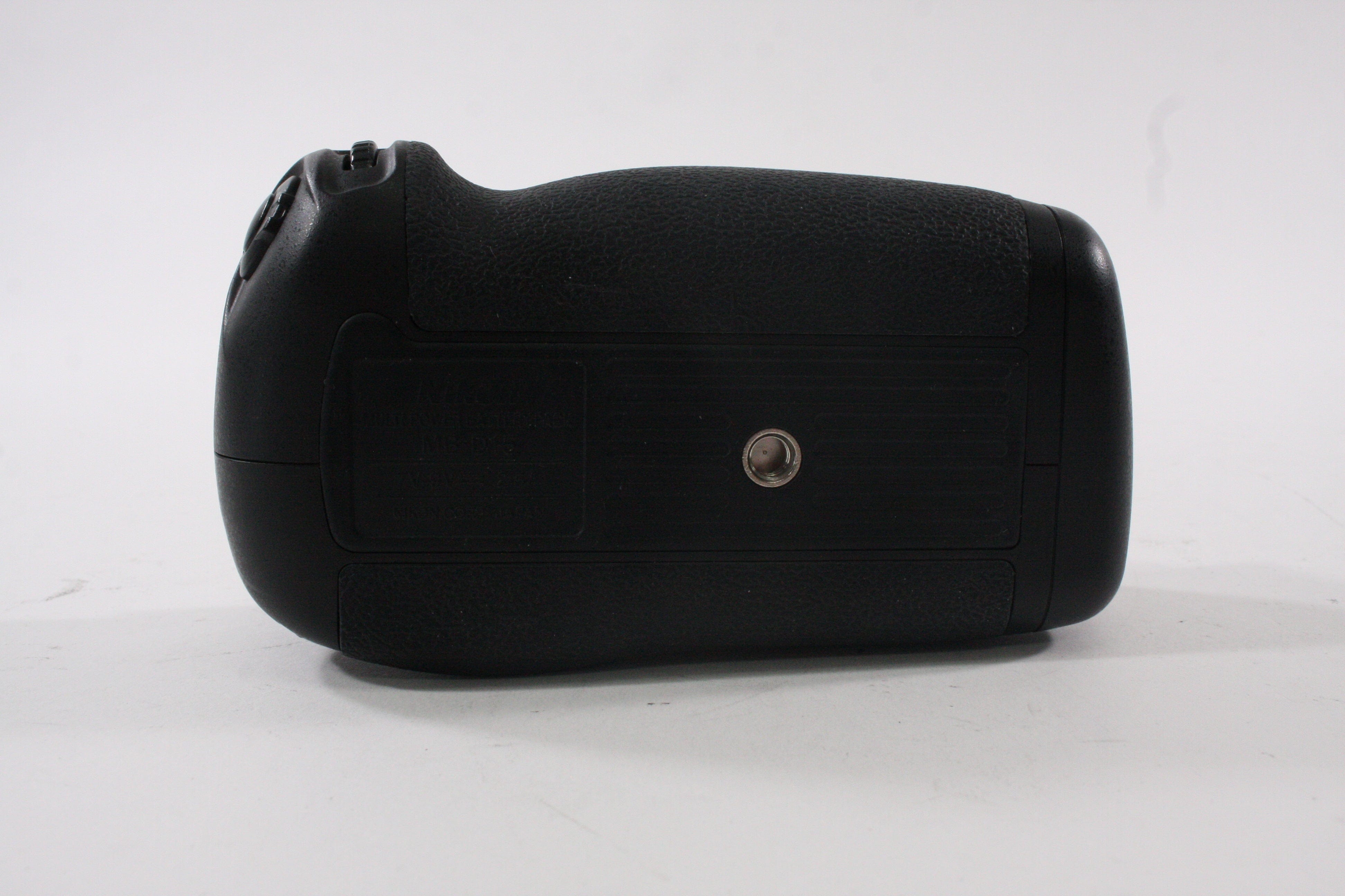 Nikon Multi-Power Battery Pack MB-D15