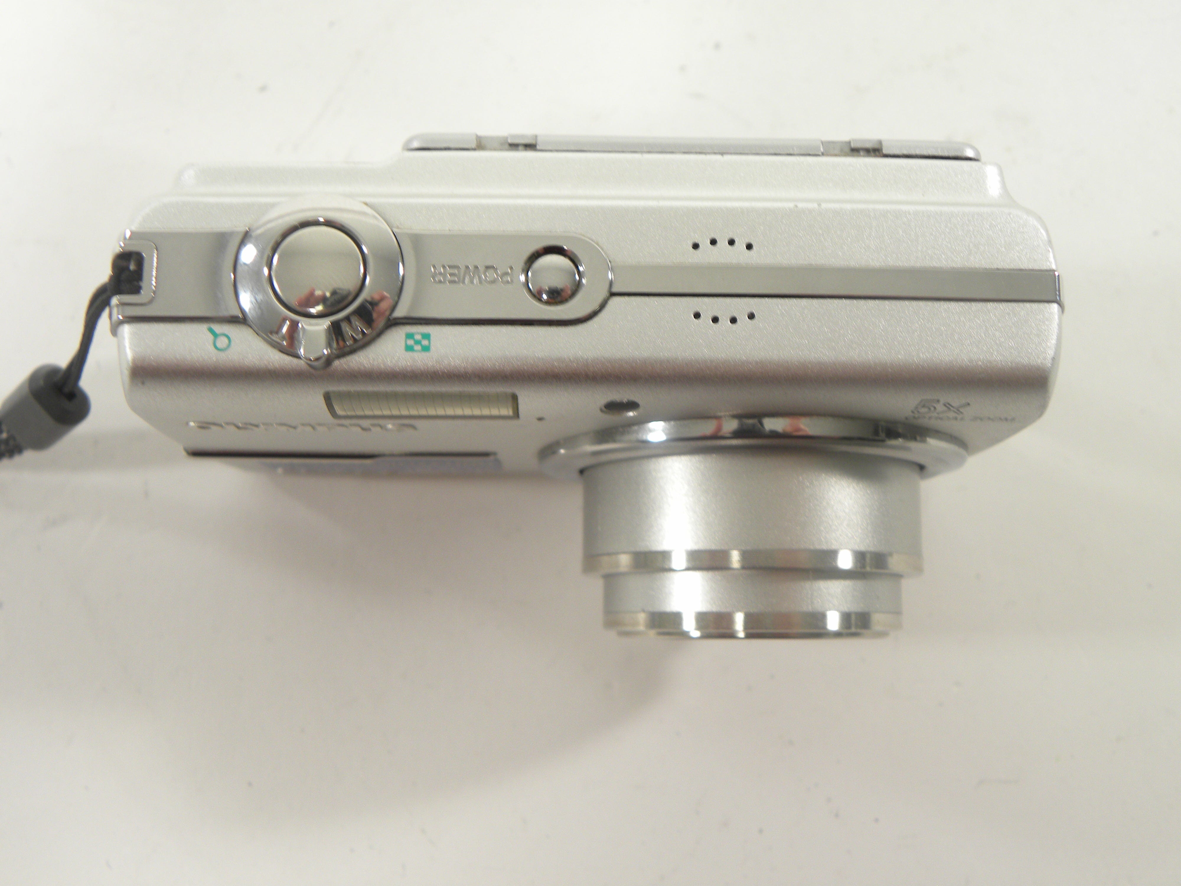 Olympus FE 200 6.0mp Digital Camera