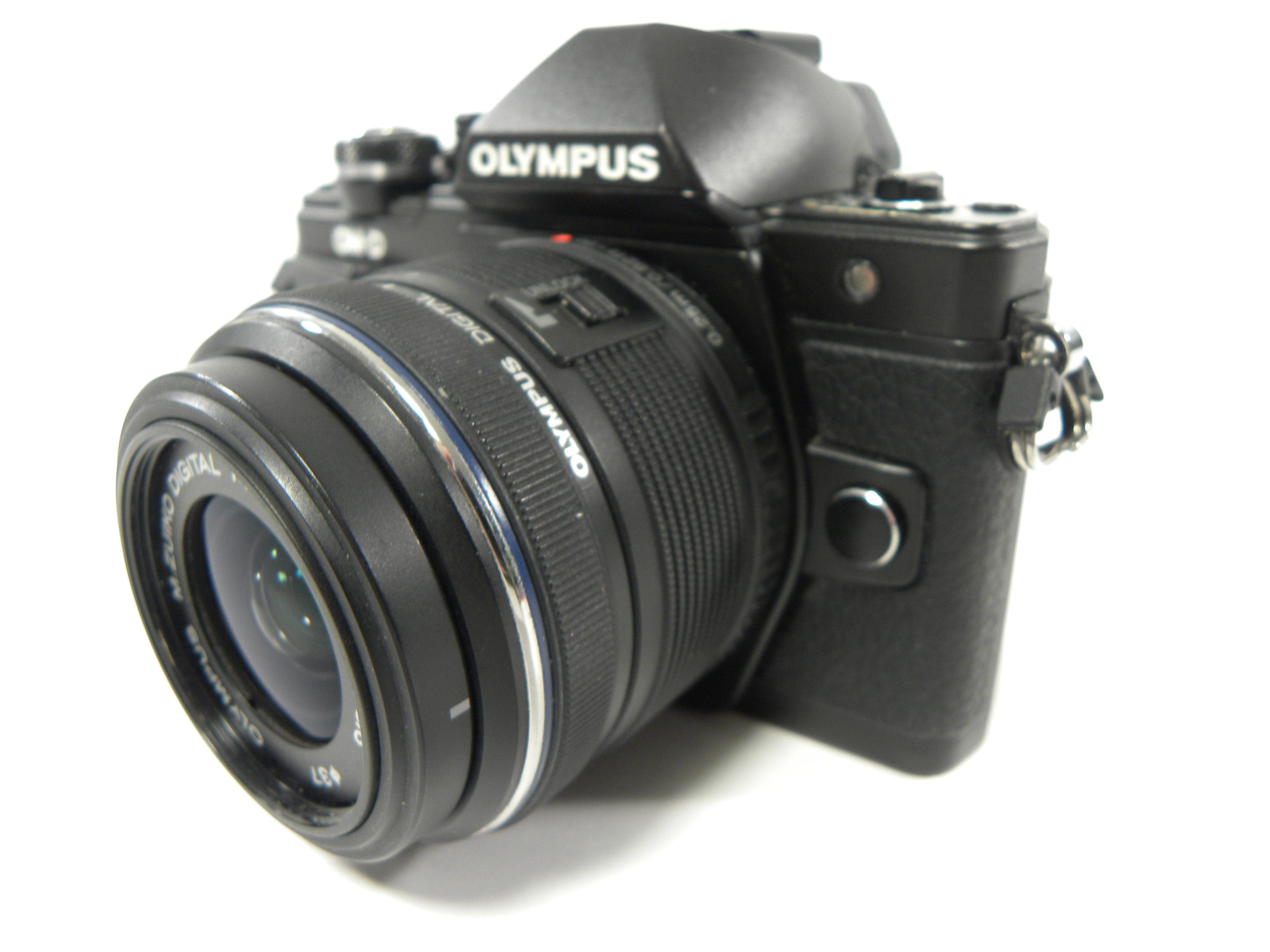 Olympus OM-D E-M10 Mark II 16.1mp Mirrorless Digital w/14-42mm S/C 6,469