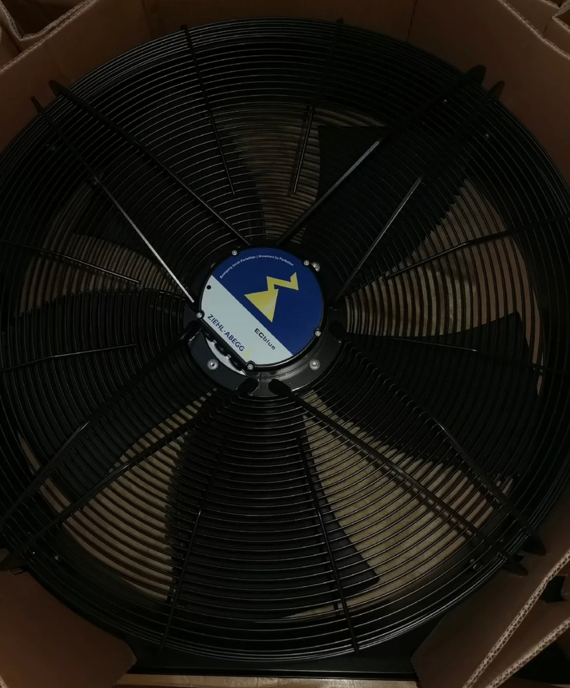 FN080-ZIQ.DG.V5P4 ZIEHL-ABEGG Axial Fan 380/480V 830W 1.45/1.15A 700Rpm