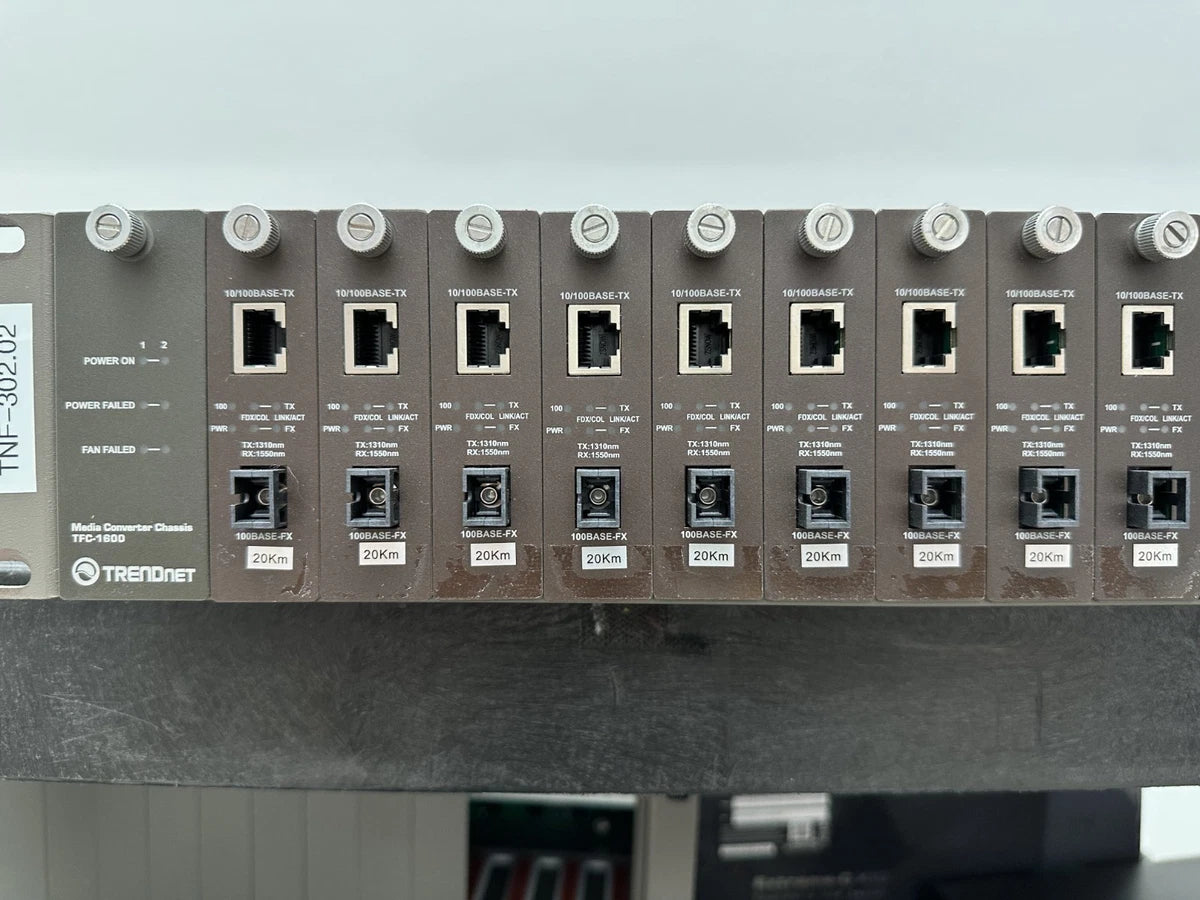 TRENDnet : LOT : 4 TFC-1600 frames : 15 x 10/100 FIBER modules : Gigabit Switch
