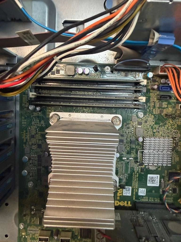 Dell PowerEdge T110 II Tower Server Xeon E3 8 GB RAM 4 TB Hard Disk Drive NO OS