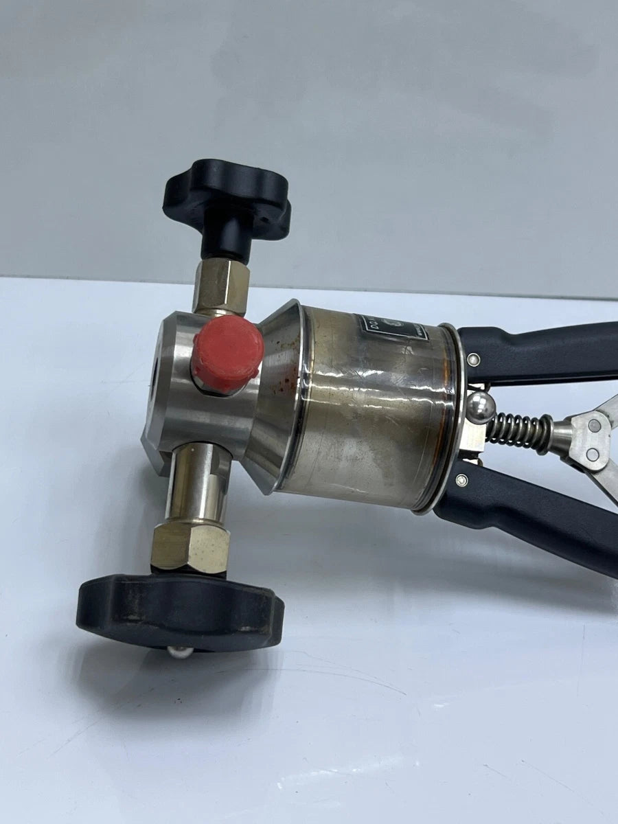 GE DRUCK PV212 HYDRAUILC PRESSURE PUMP 15000 PSI /1000 BAR WITHOUT BOX