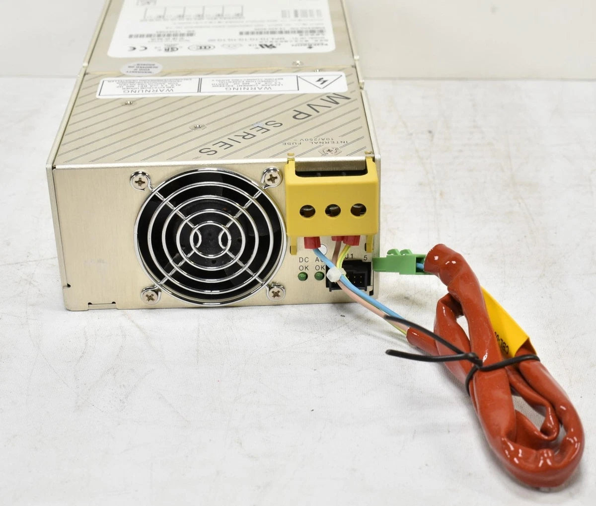 Emerson Networks Astec MP4-1Q-1Q-1Q-1Q-1Q-00 / 24V @ 7.5A Power Supply