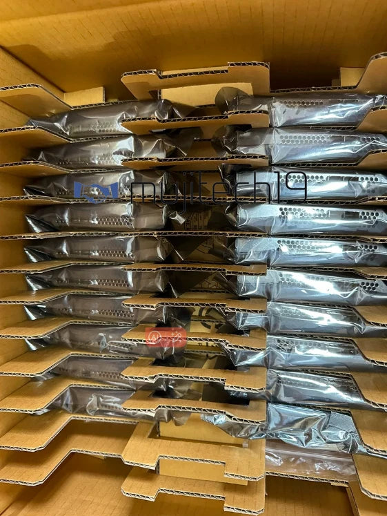 BROADCOM HBA 9500-8e PCI-E 4.0x8 Tri-Mode Storage Adapter 05-50075-01 9500-8E