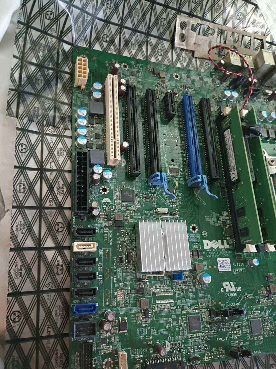 Dell Precision T5810 YRTRT 0HHV7N Motherboard Xeon E5-1650 v3 + 16GB DDR4 RAM