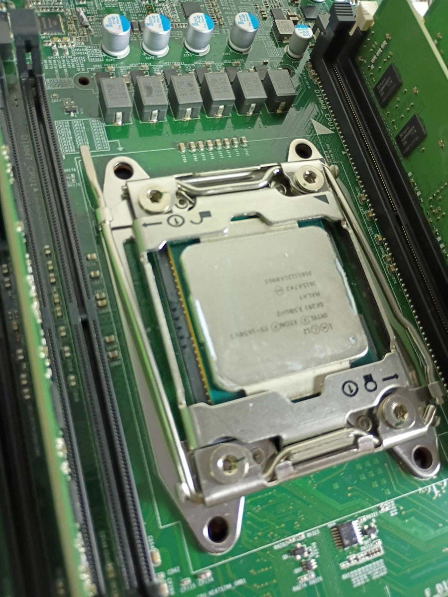 Dell Precision T5810 YRTRT 0HHV7N Motherboard Xeon E5-1650 v3 + 16GB DDR4 RAM
